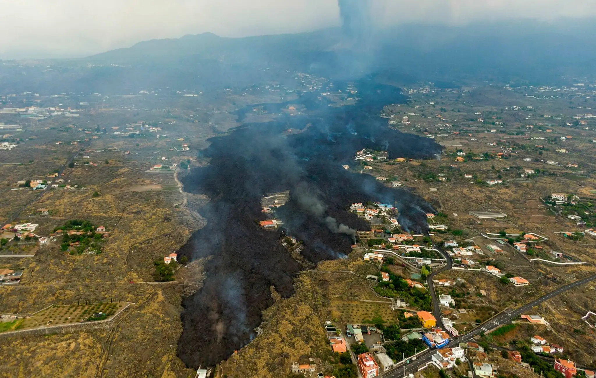 Láva pohlcuje domy na ostrove La Palma