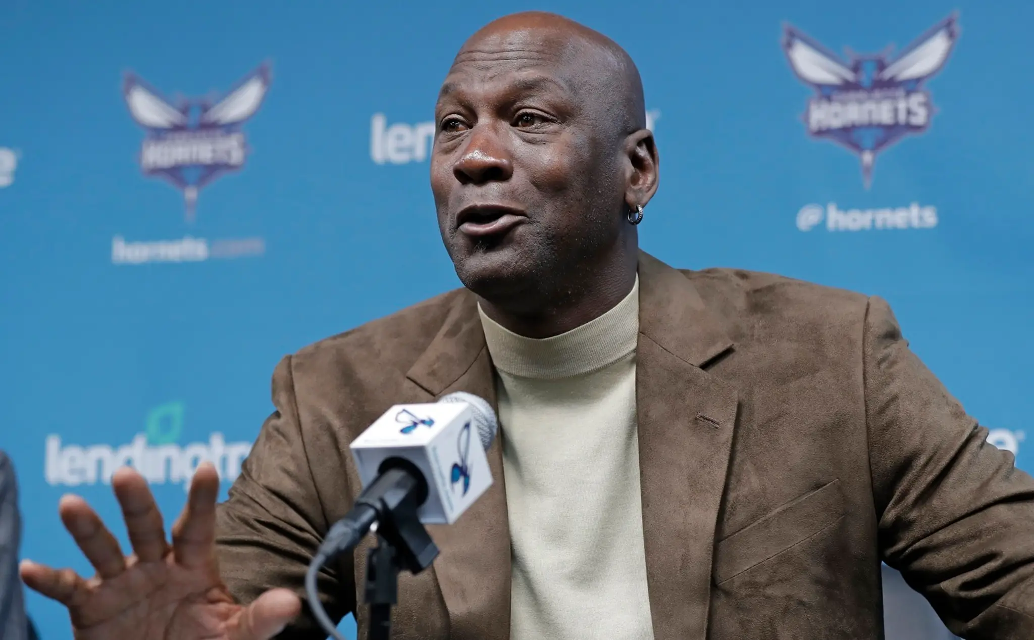 Michael Jordan na archívnej snímke z roku 2019..jpg
