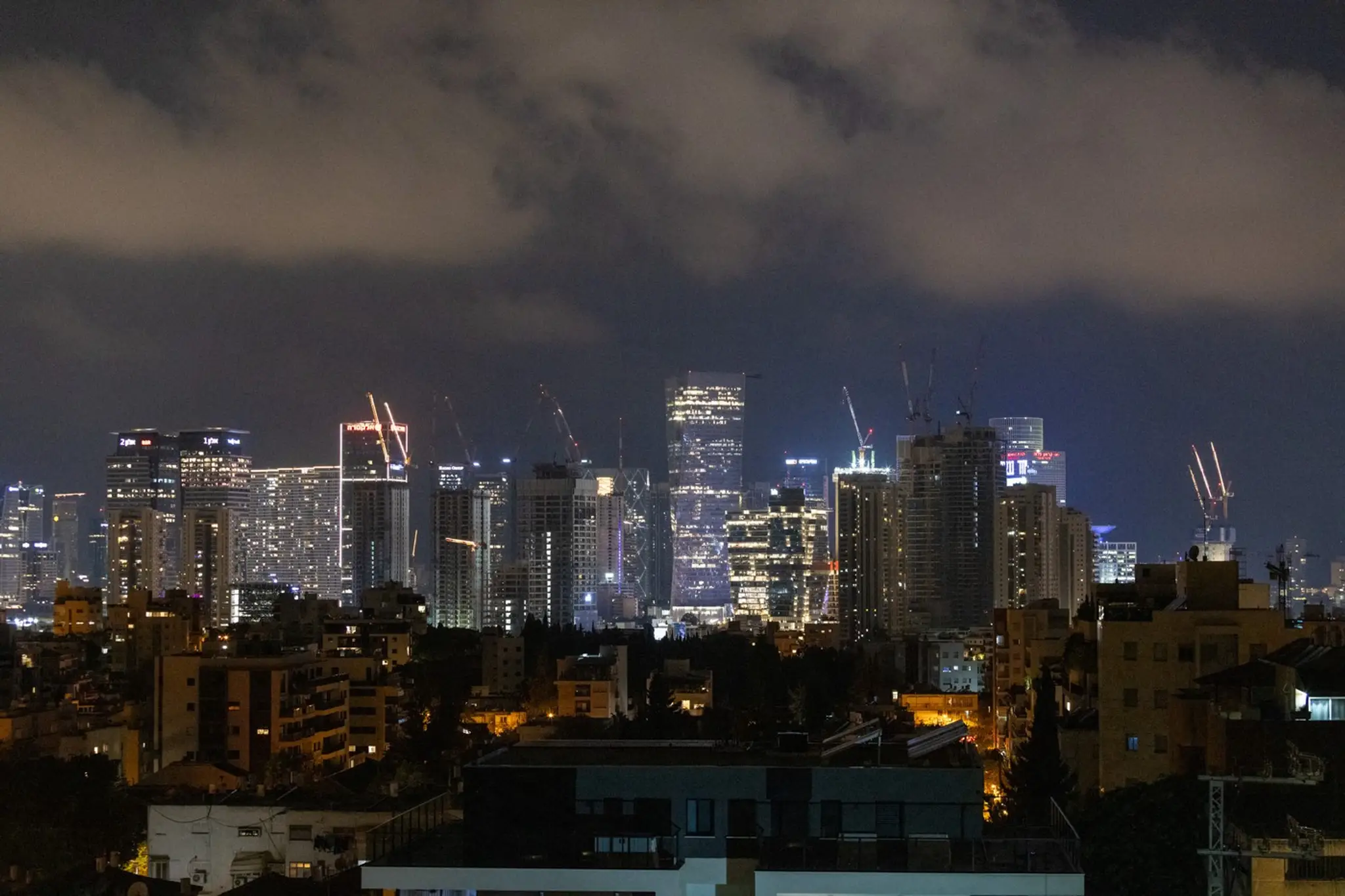 Prázdne ulice hlavného mesta Tel Aviv.