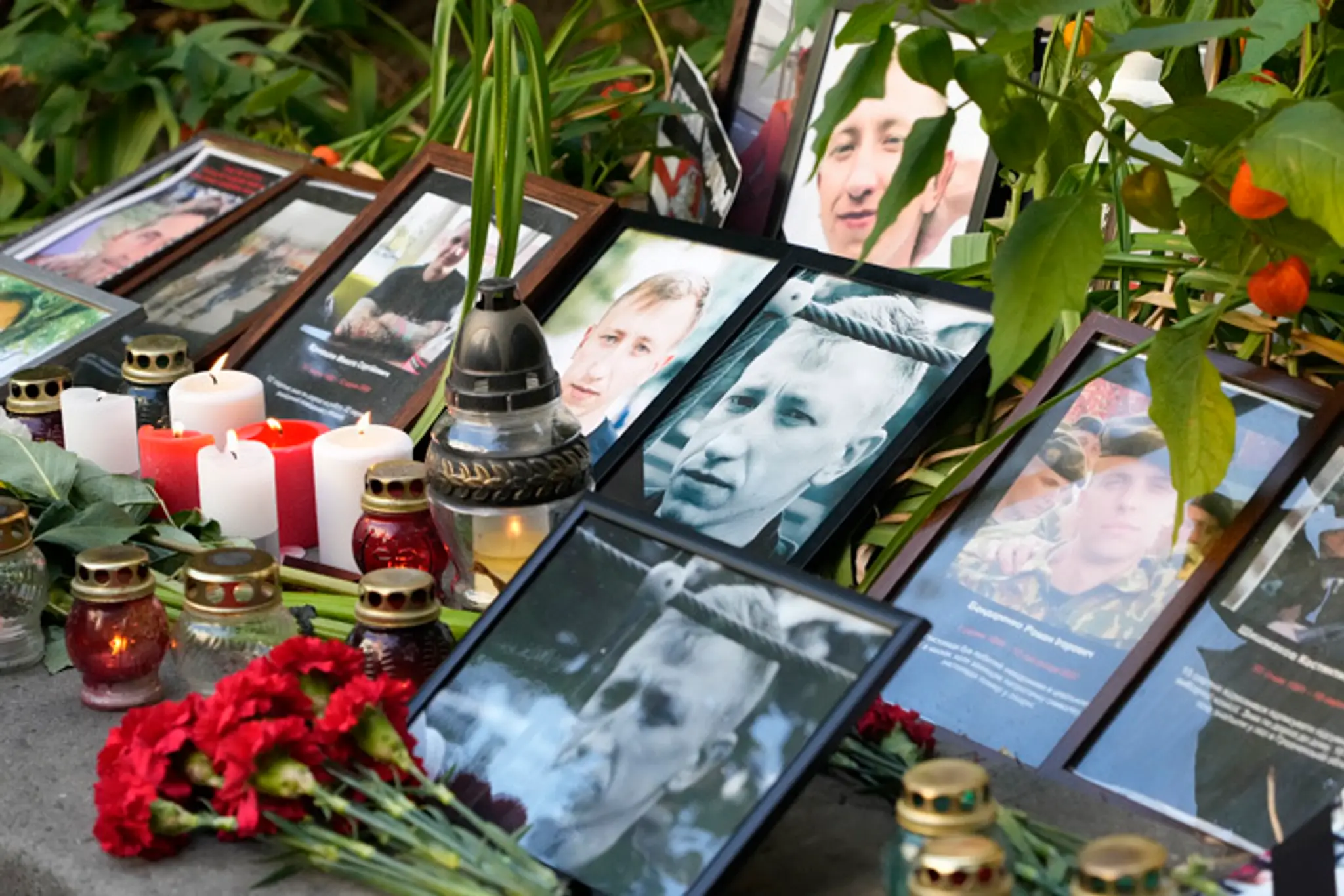Pietne miesto Vytaľa Šyšova pred bieloruskou ambasádou v Kyjeve.