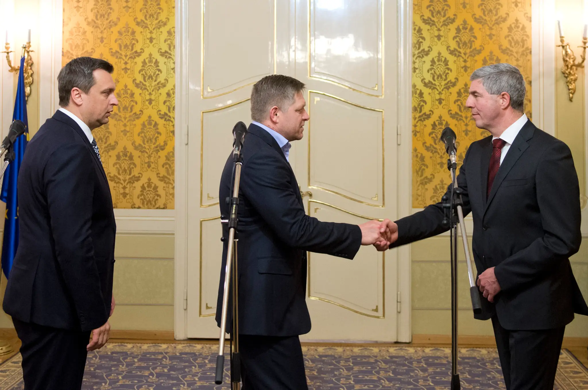 Predseda Smer-SD Robert Fico, predseda SNS Andrej Danko a predseda Most-Híd Béla Bugár