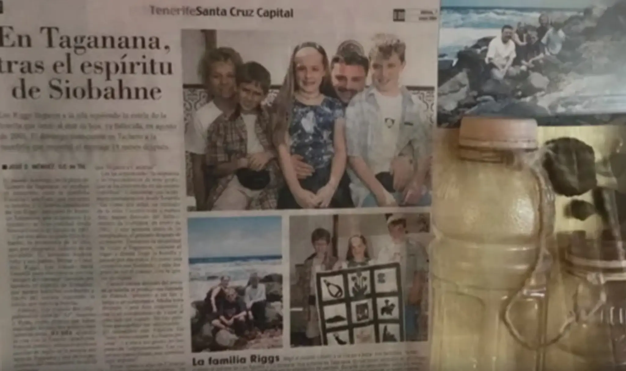 Českí hokejisti sa radujú z výhry nad Ruskom.
