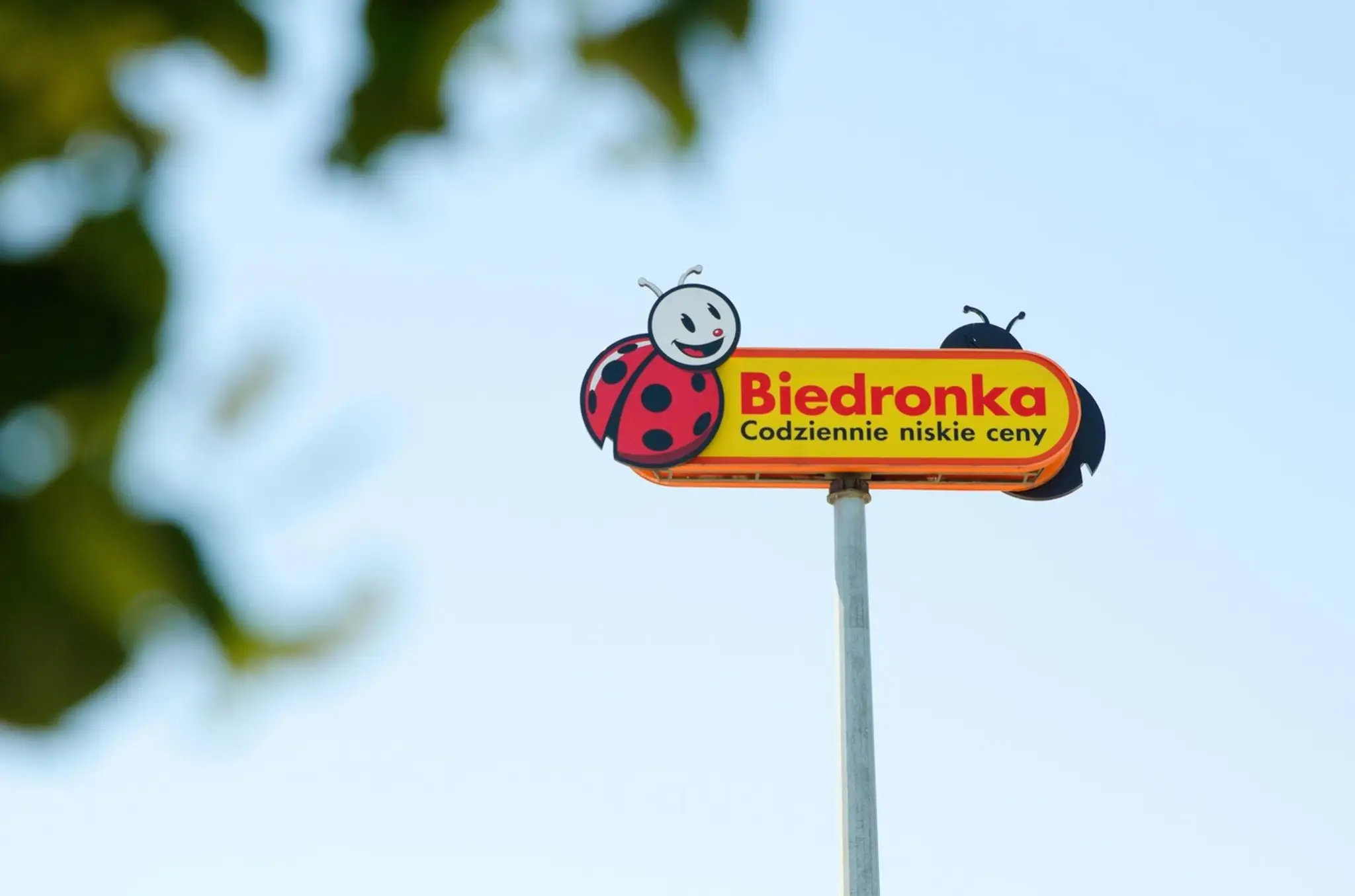 Na snímke je obchod Biedronka 