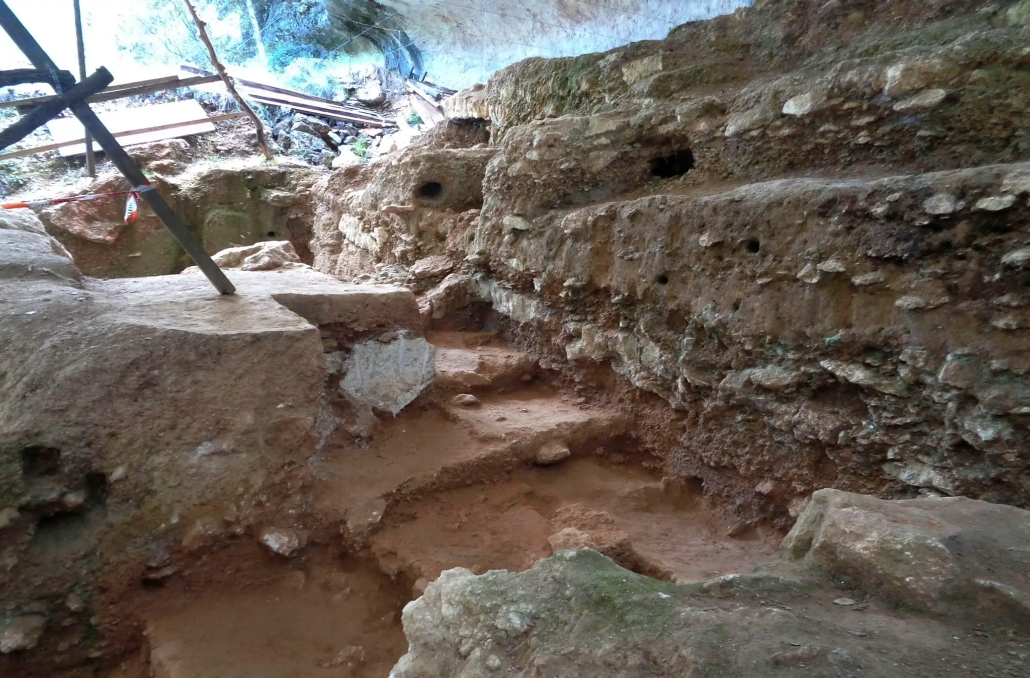 Fragment látky utkanej Neandertálcami.