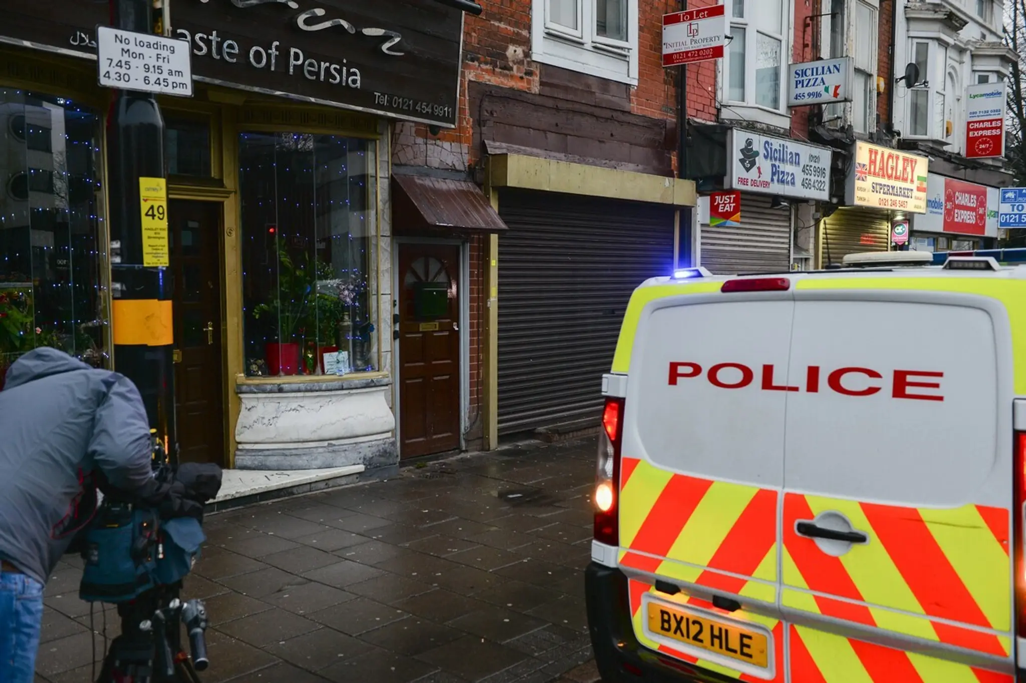 Polícia uskutočnia raziu v Birminghame. Zatkla sedem ľudí