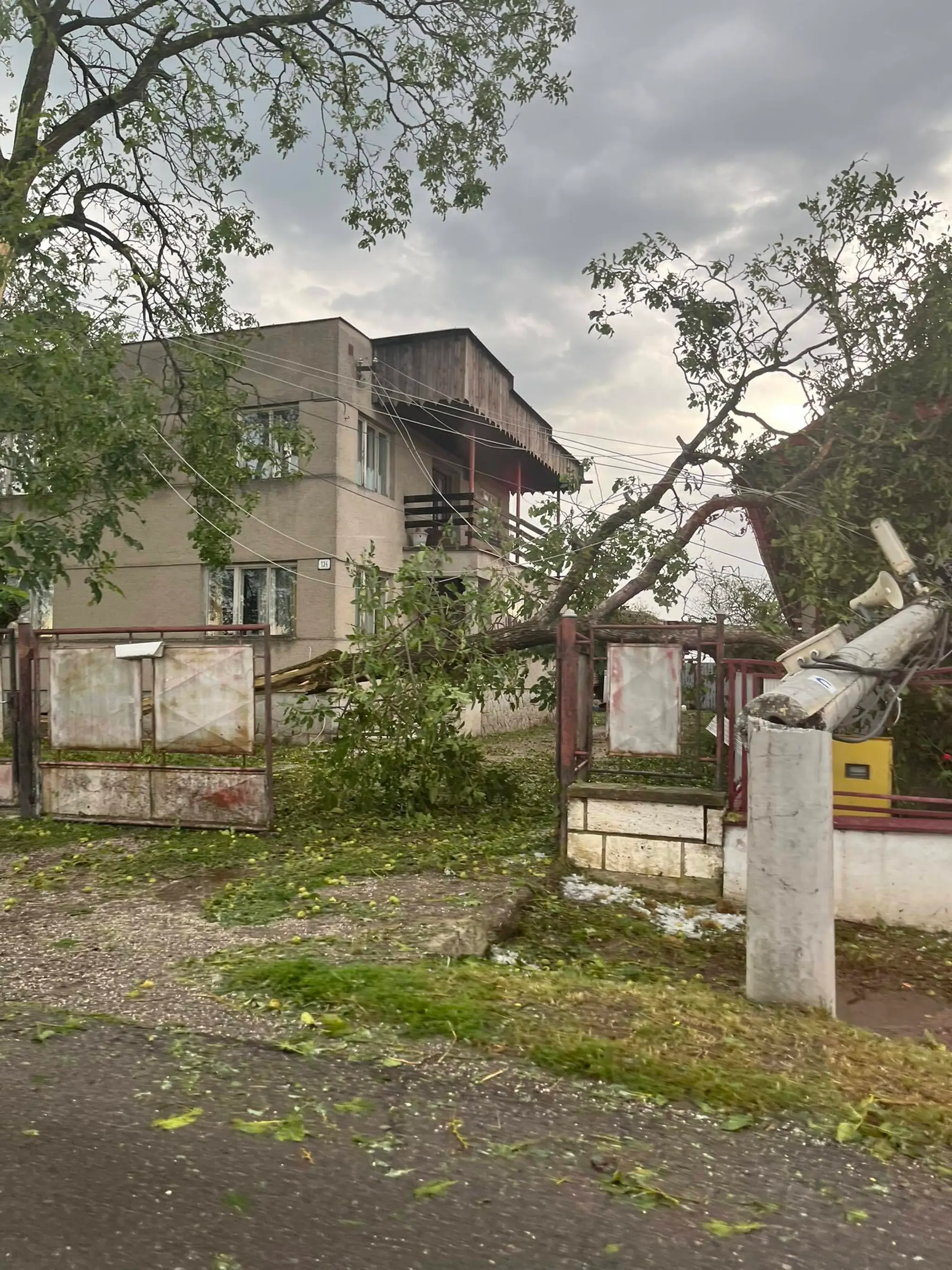 Závadka, následky búrky. 