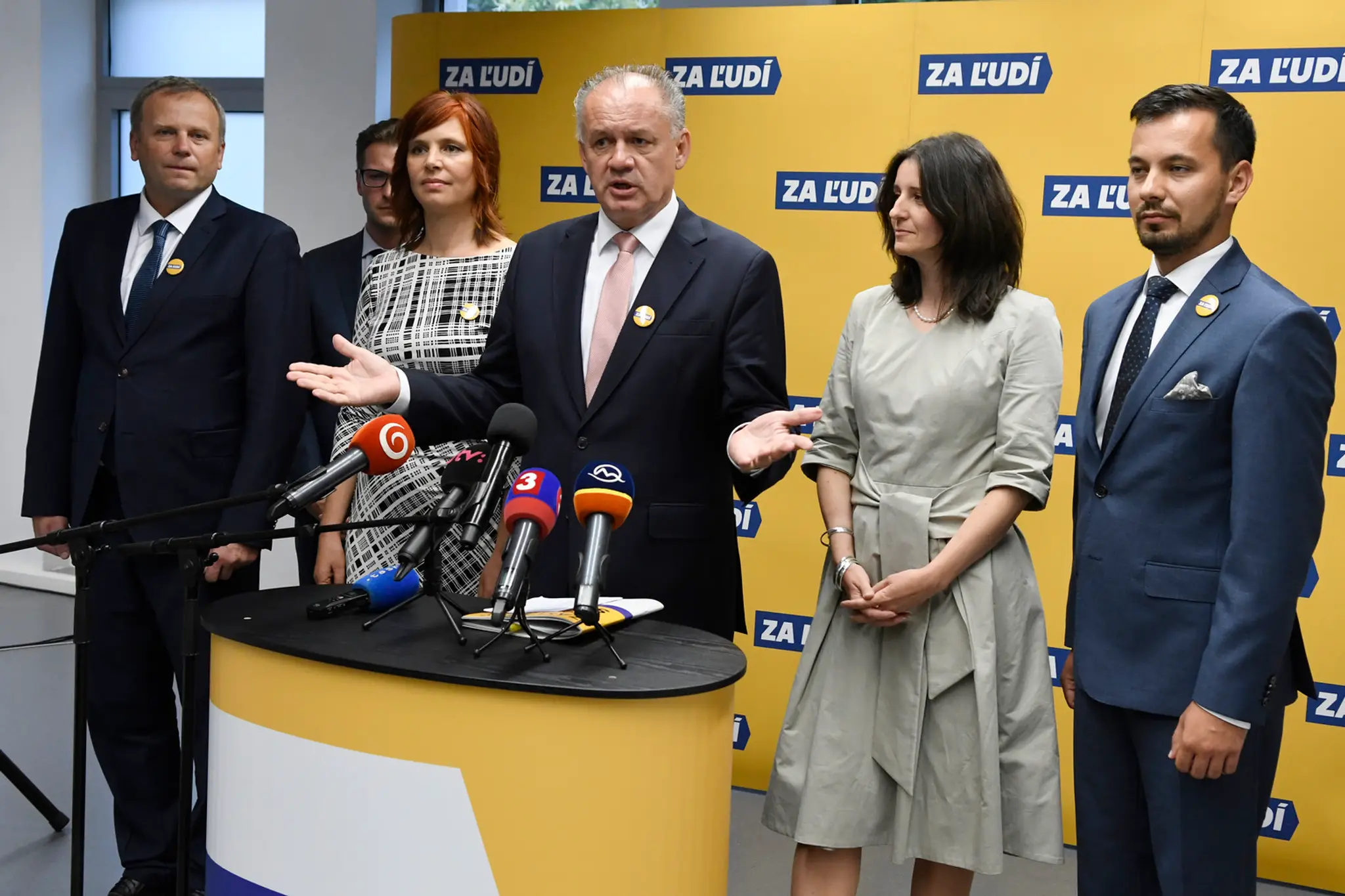 Leták s textom piesne Sľúbili sme si lásku.