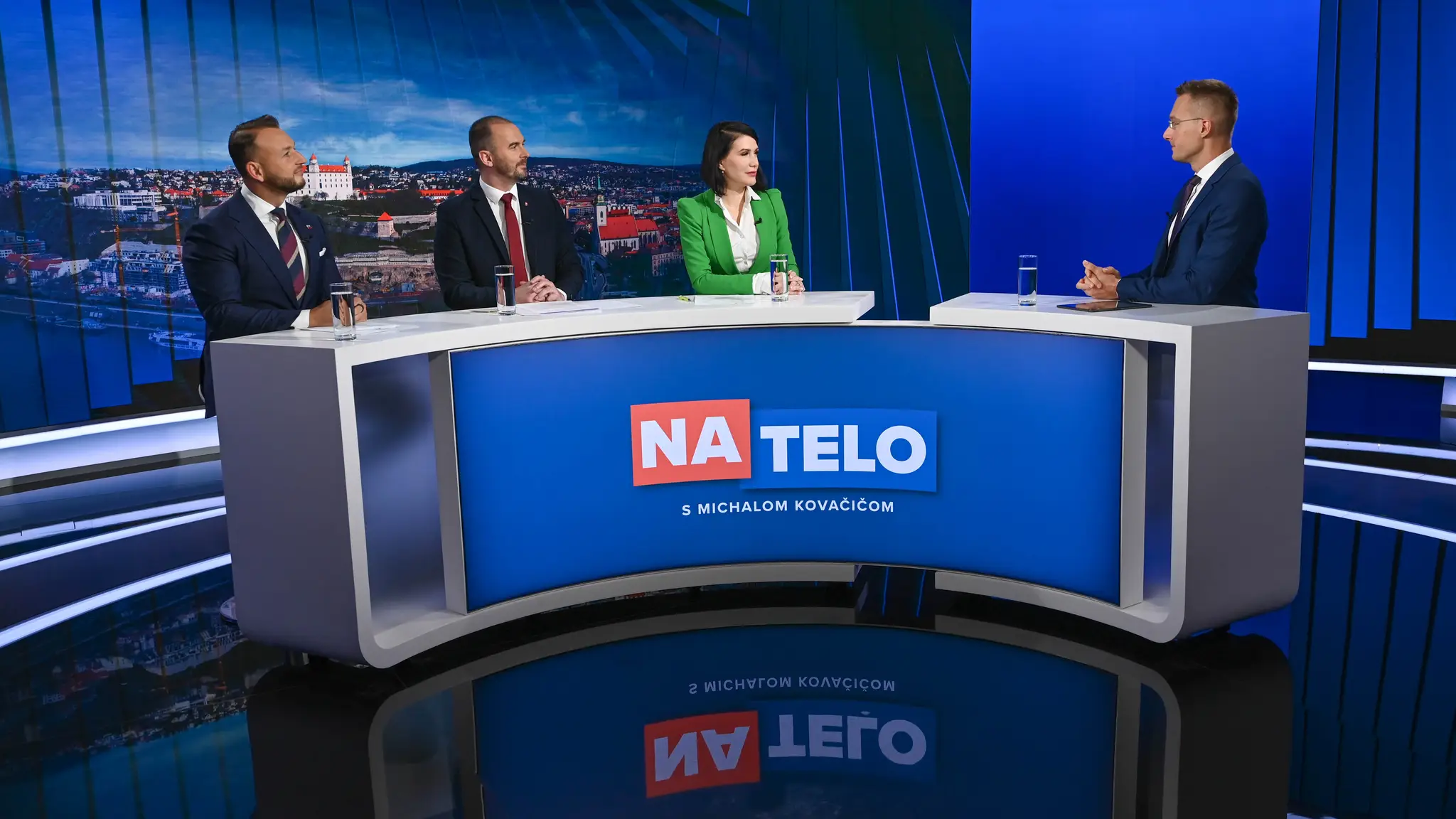 Michal Šipoš, Jana Bittó Cigániková a Matúš Šutaj Eštok v relácii Na telo.