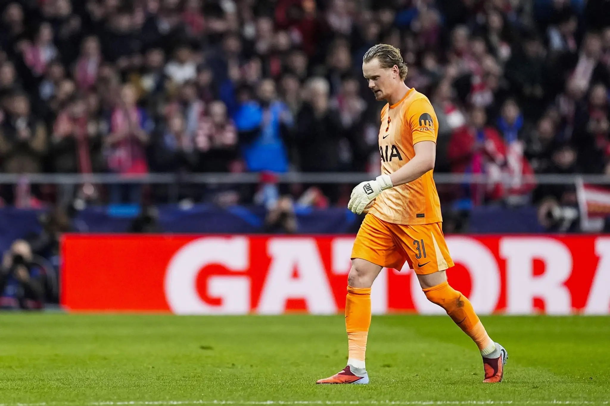 Český brankár Tottenhamu Antonín Kinský.