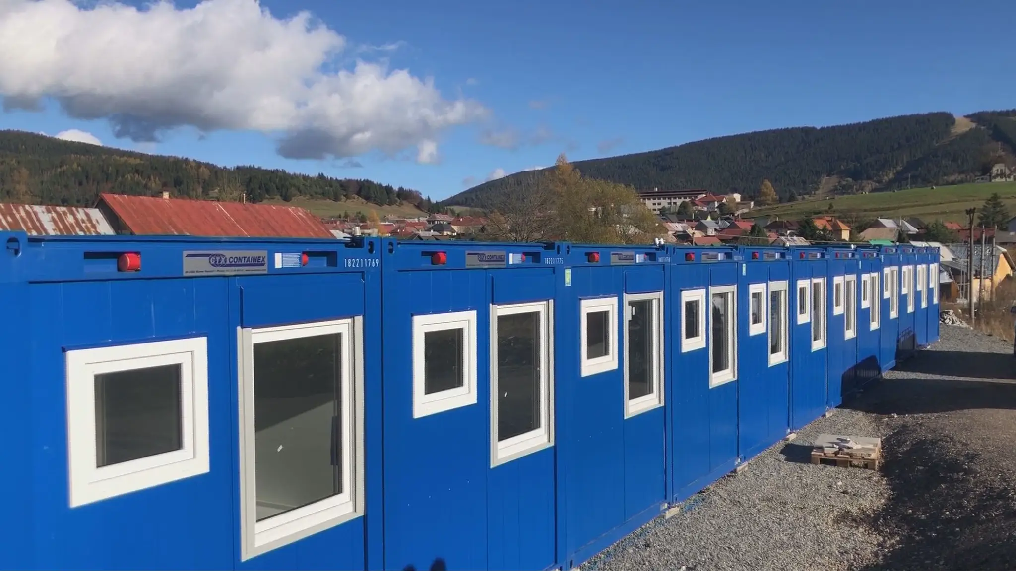 Unimobunky pre ľudí, ktorí prišli o príbytky.