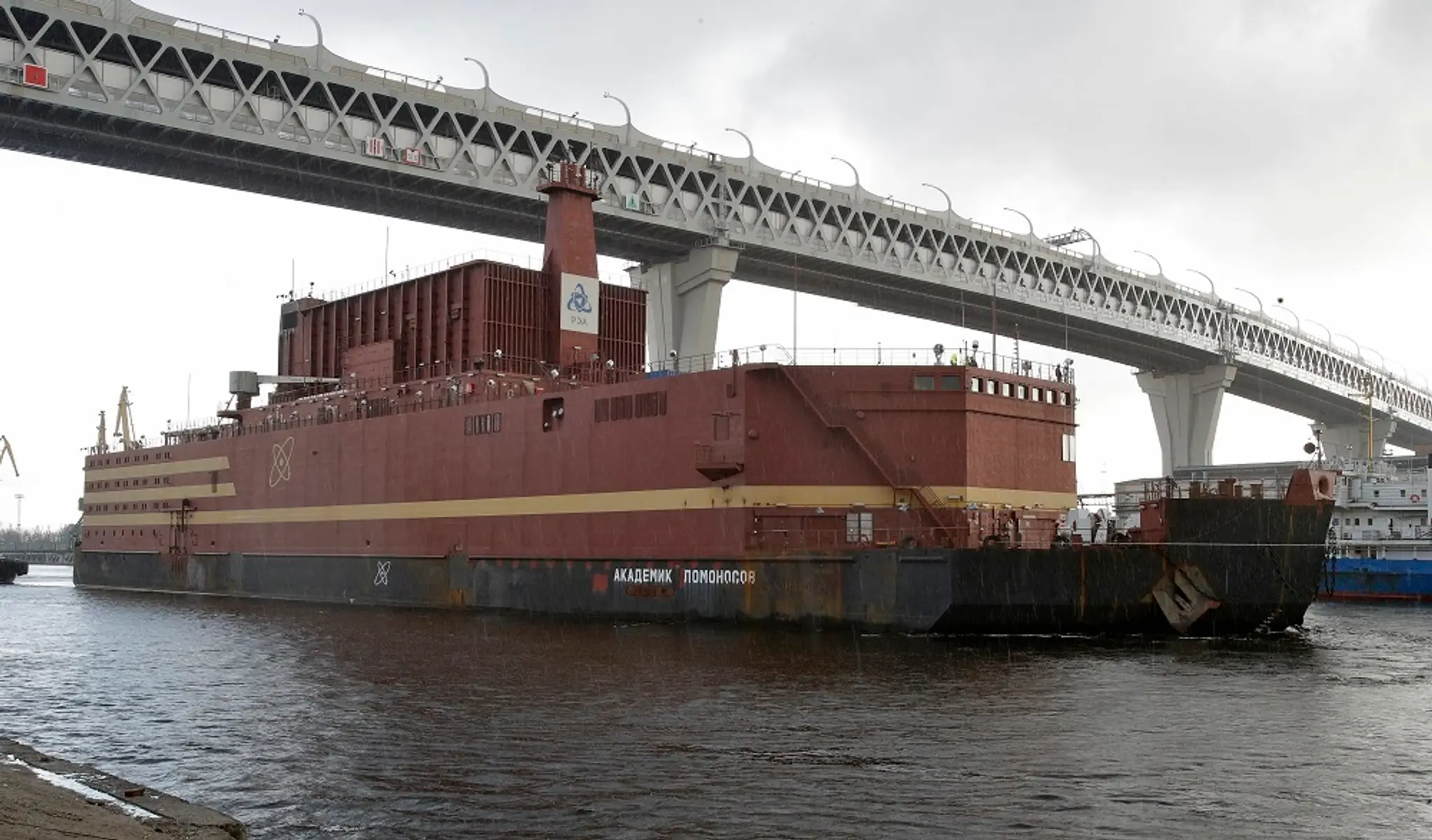 Akademik Lomonosov.