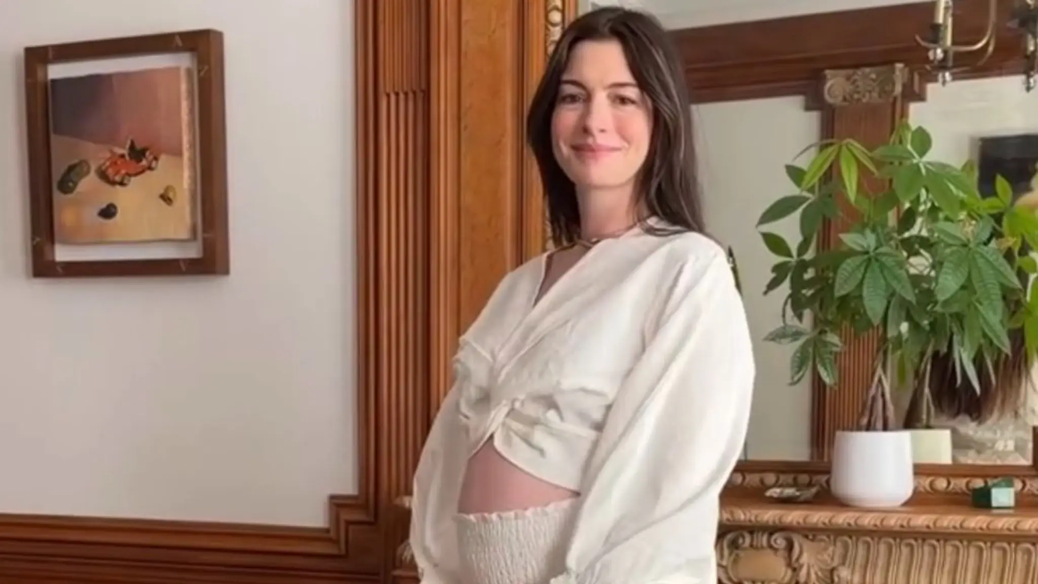 Anne Hathaway oznámila tretie tehotenstvo. 