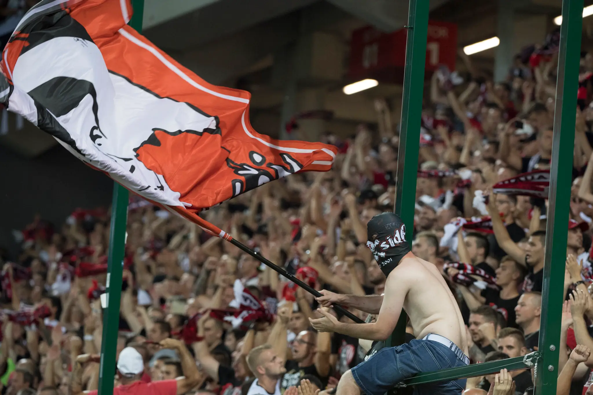 Fanúšikovia Trnavy na zápase predkola LM proti Crvenej zvezde.