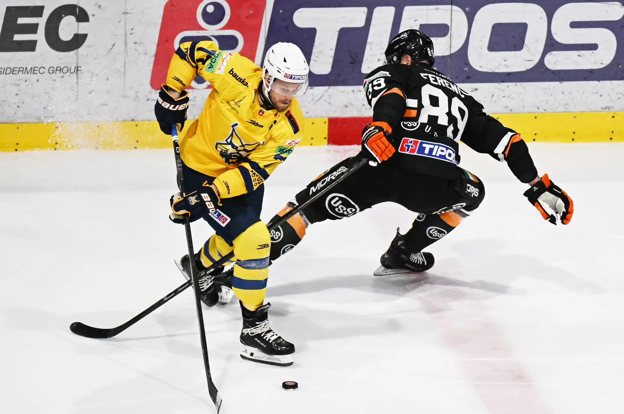 Jakub Ferenc a Ben Johnson počas zápasu HC Košice - HK Spišská Nová Ves