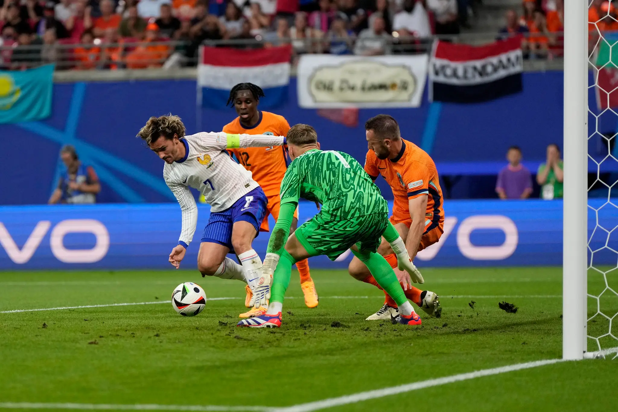 Šanca Antoina Griezmanna v zápase proti Holandsku