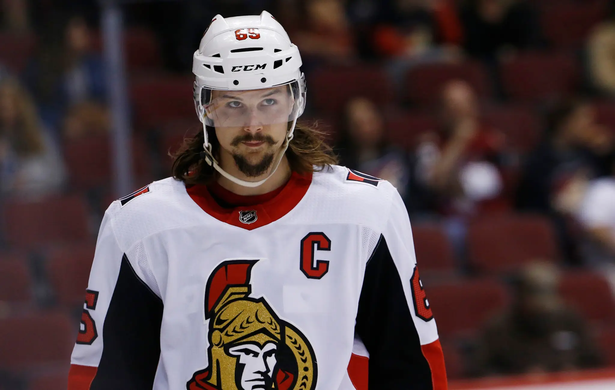 Kapitán Ottawy Erik Karlsson na archívnej snímke.