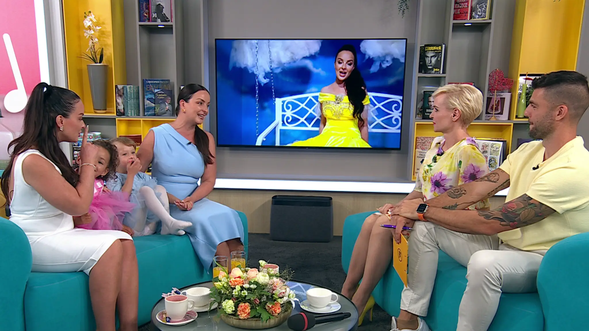 Veronika a Daniela Nízlové s dcérkami rozveselili celé Teleráno