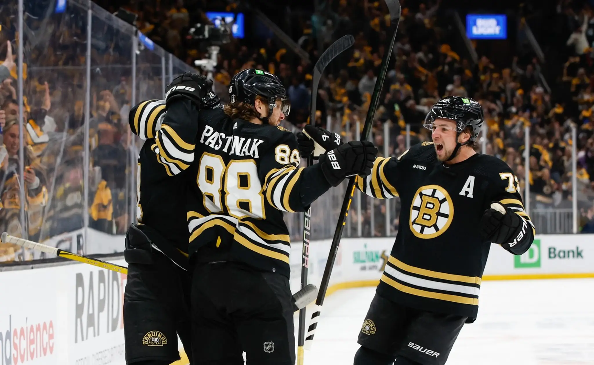 David Pastrňák v drese Boston Bruins