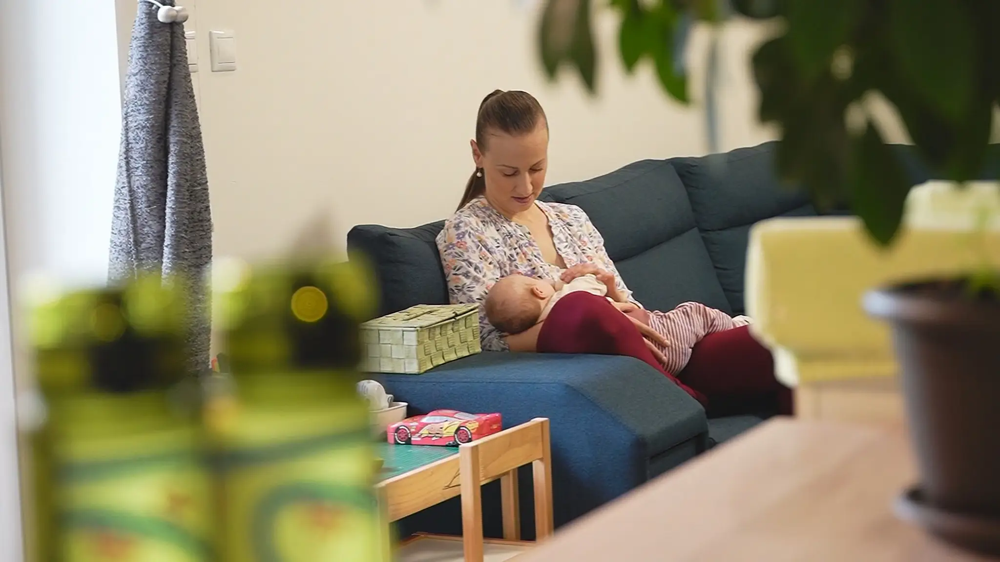 Pani Slávka s bábätkom.