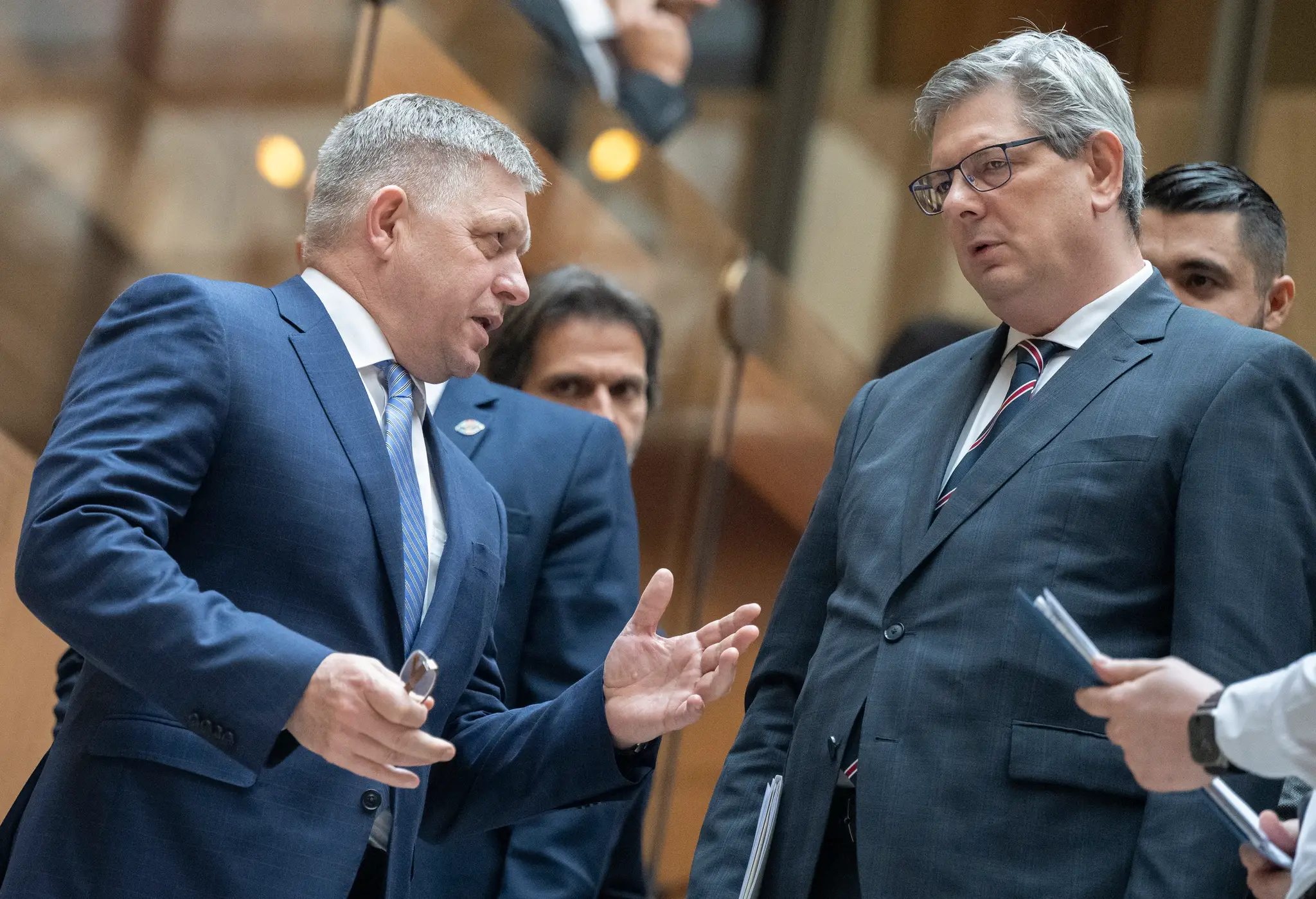 Na snímke sprava minister spravodlivosti Boris Susko a premiér Robert Fico.