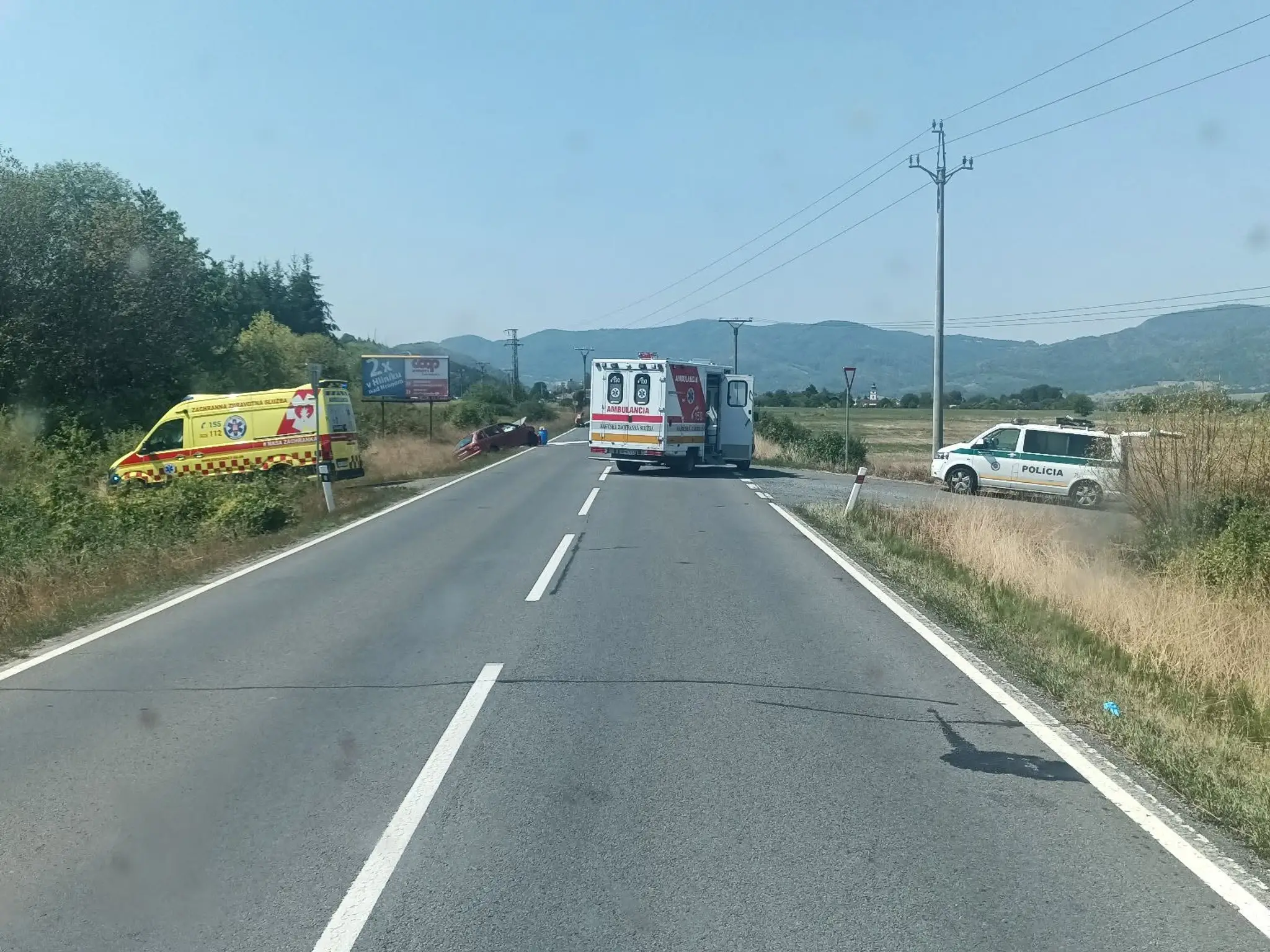 Nehoda sanitky a auta
