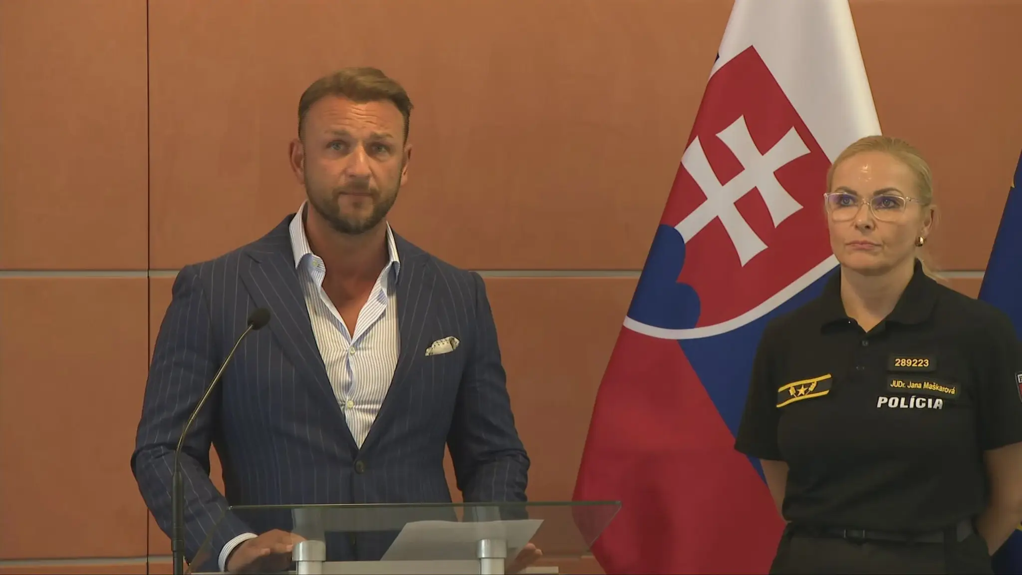 Na snímke ,inister vnútra Matúš Šutaj Eštok a prezidentka policajného zboru Jana Maškarová.