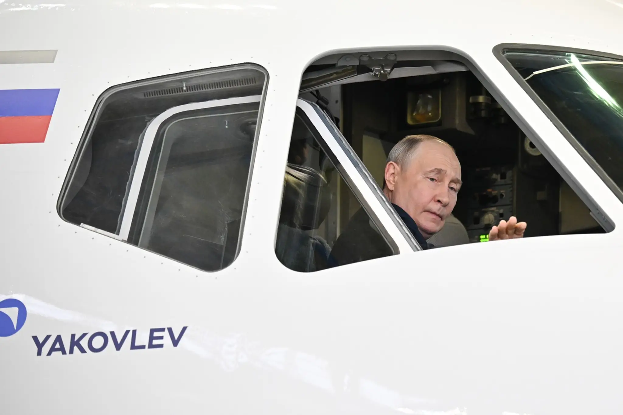 Vladimir Putin v novom Iljušine Il-114-300