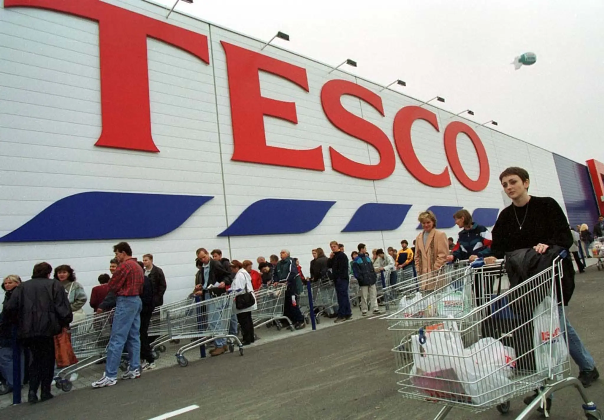 Hypermarket Tesco.