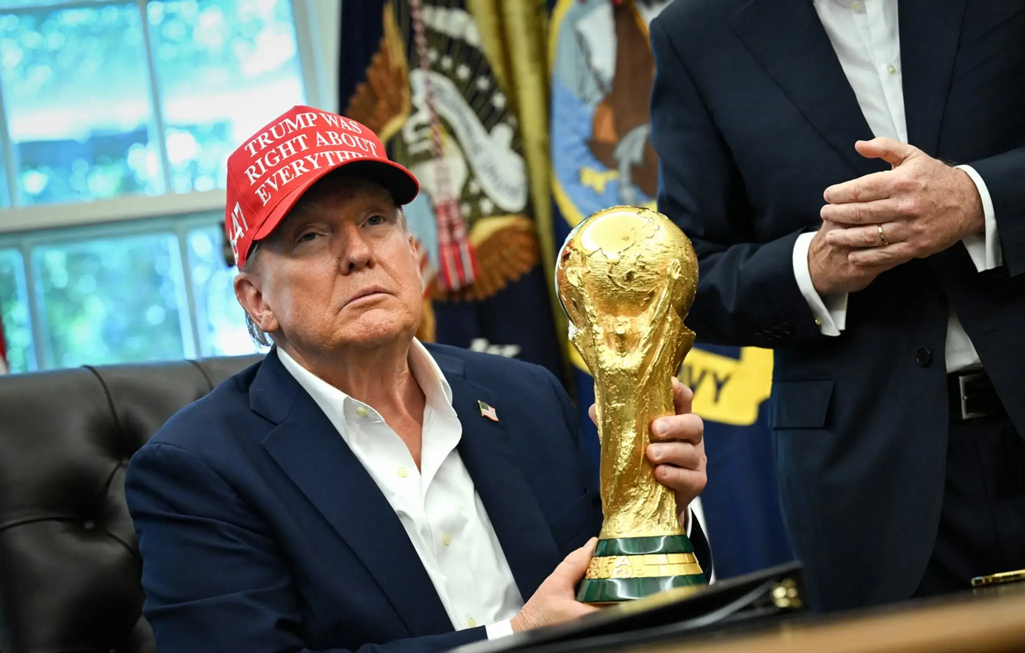 Americký prezident Donald Trump s trofejou pre majstra sveta (ilustračná foto)