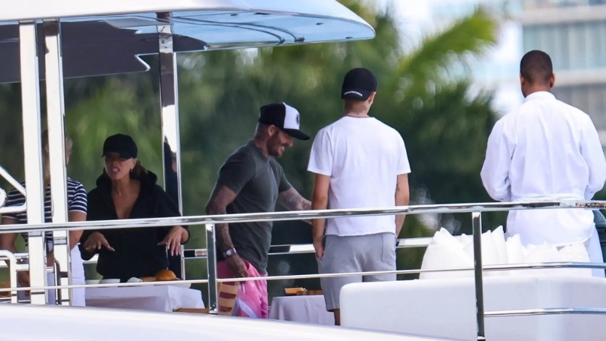 Victoria a David Beckhamovci spolu so synom Romeom na ich jachte v Miami.