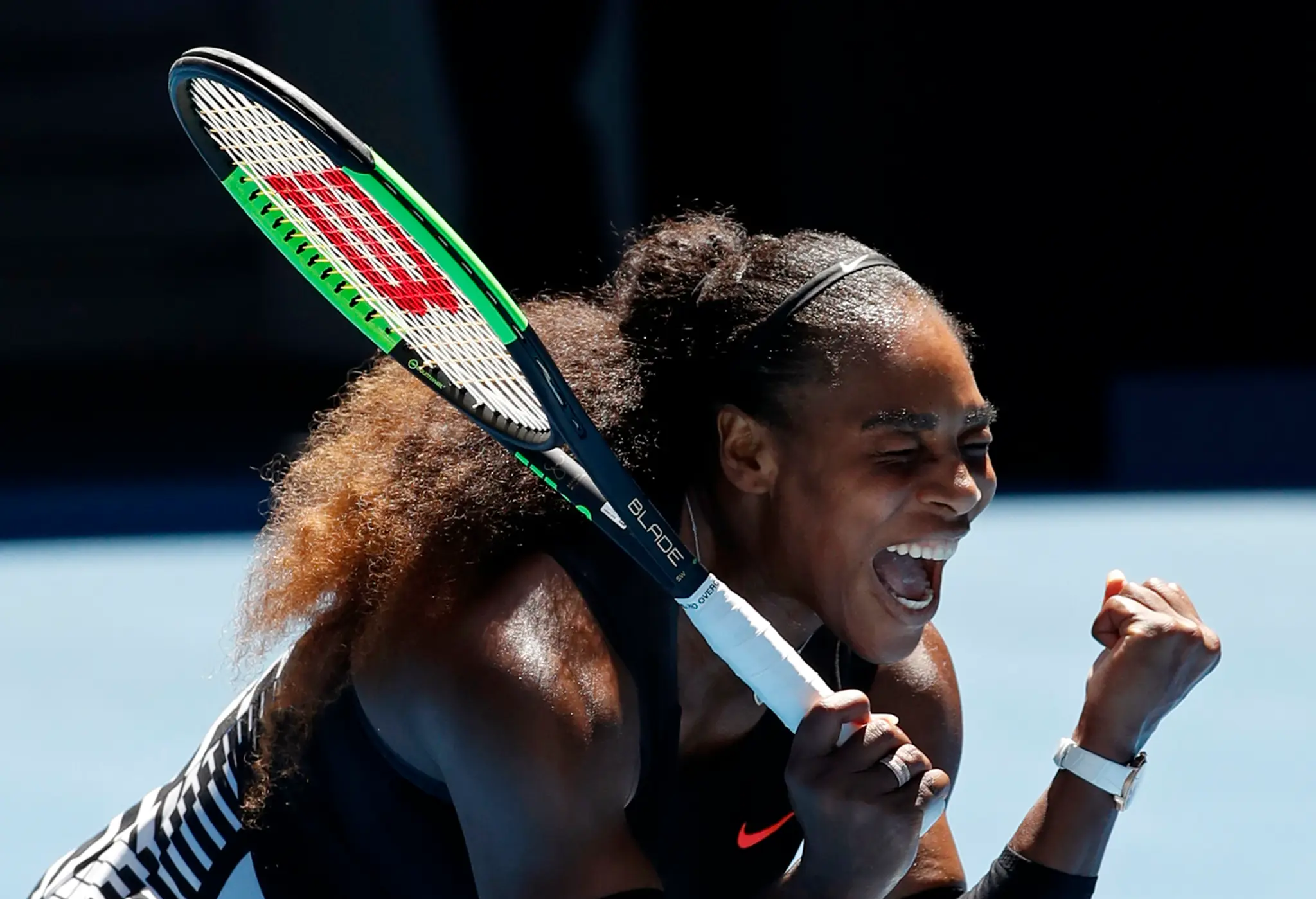 Radosť Sereny Williamsovej po triumfe nad Johannou Kontovou vo štvrťfinále Australian Open
