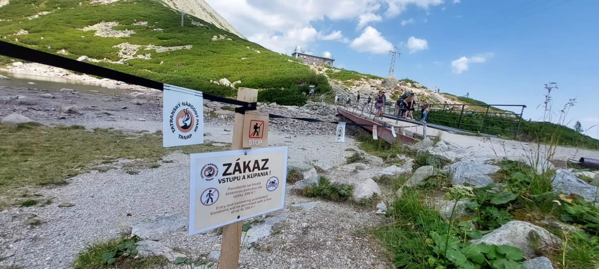Tatry sprísňujú kontroly po prípadoch kúpania v plesách.
