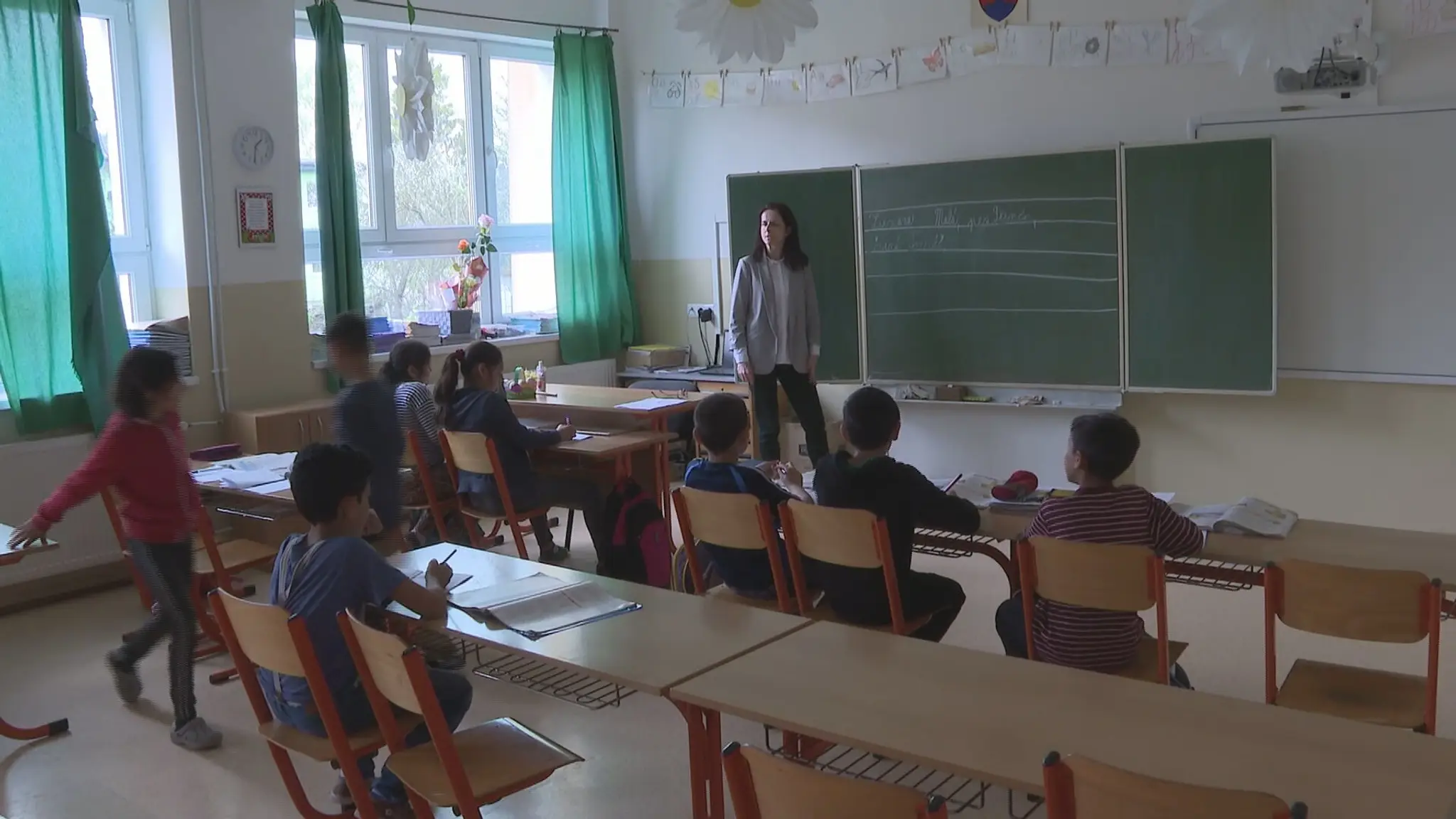 Žiaci v triede.