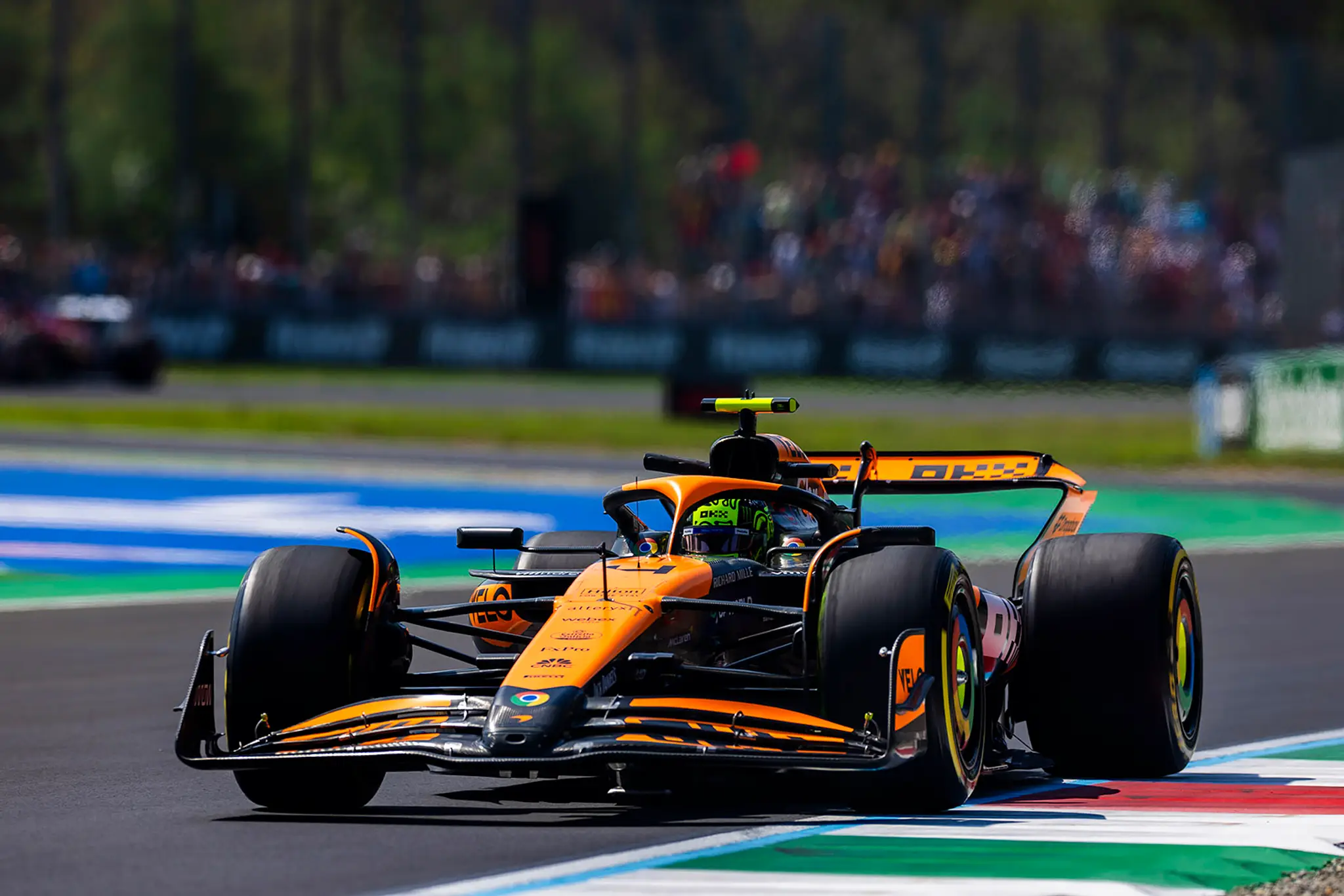 Lando Norris z McLarenu pokračoval tam, kde pred týždňom skončil.