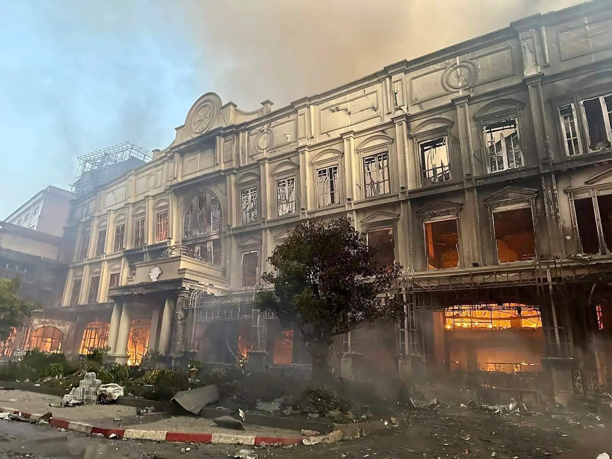 Požiar v hoteli s kasínom.