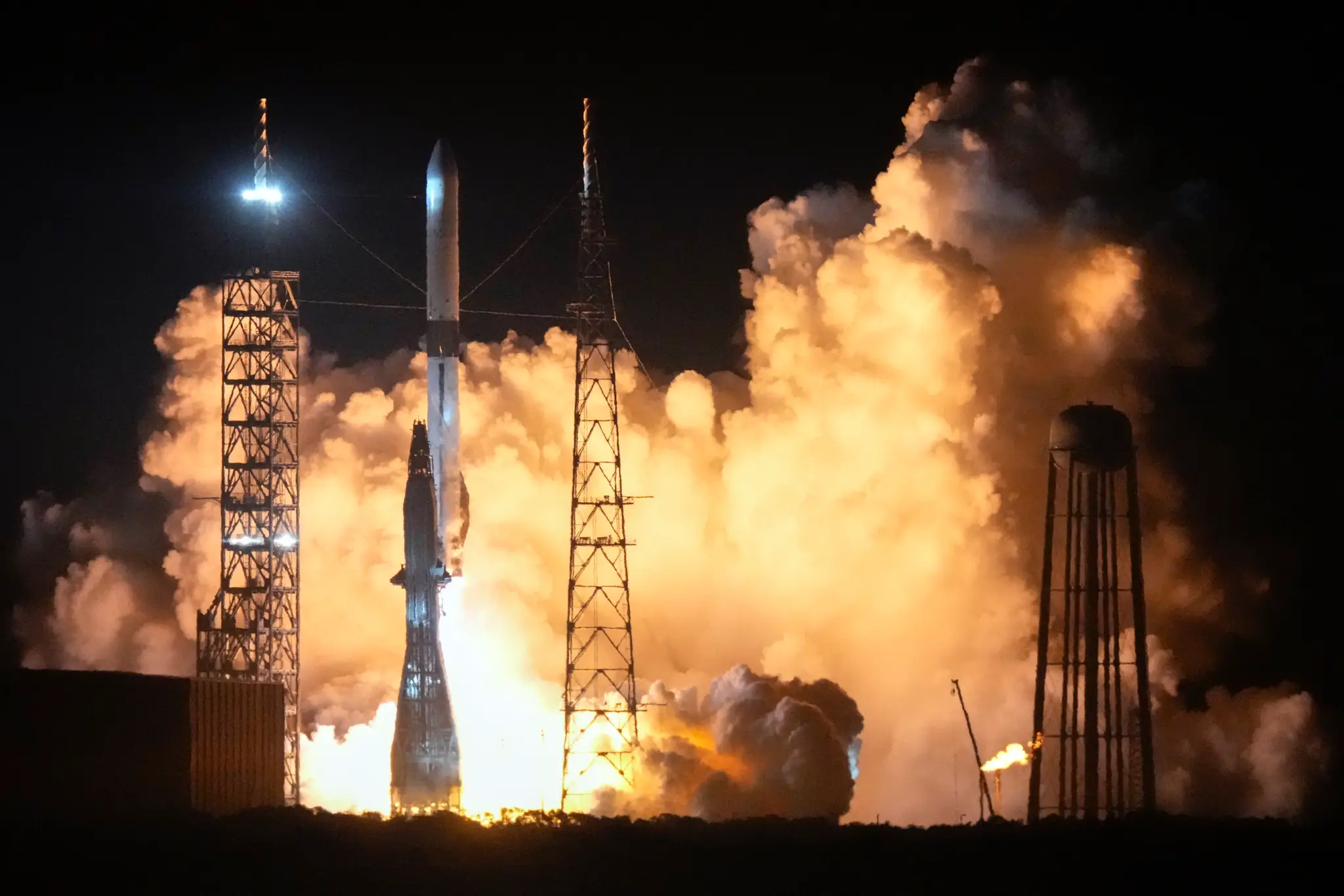 Nosná raketa New Glenn odštartovala na prvý skúšobný let.