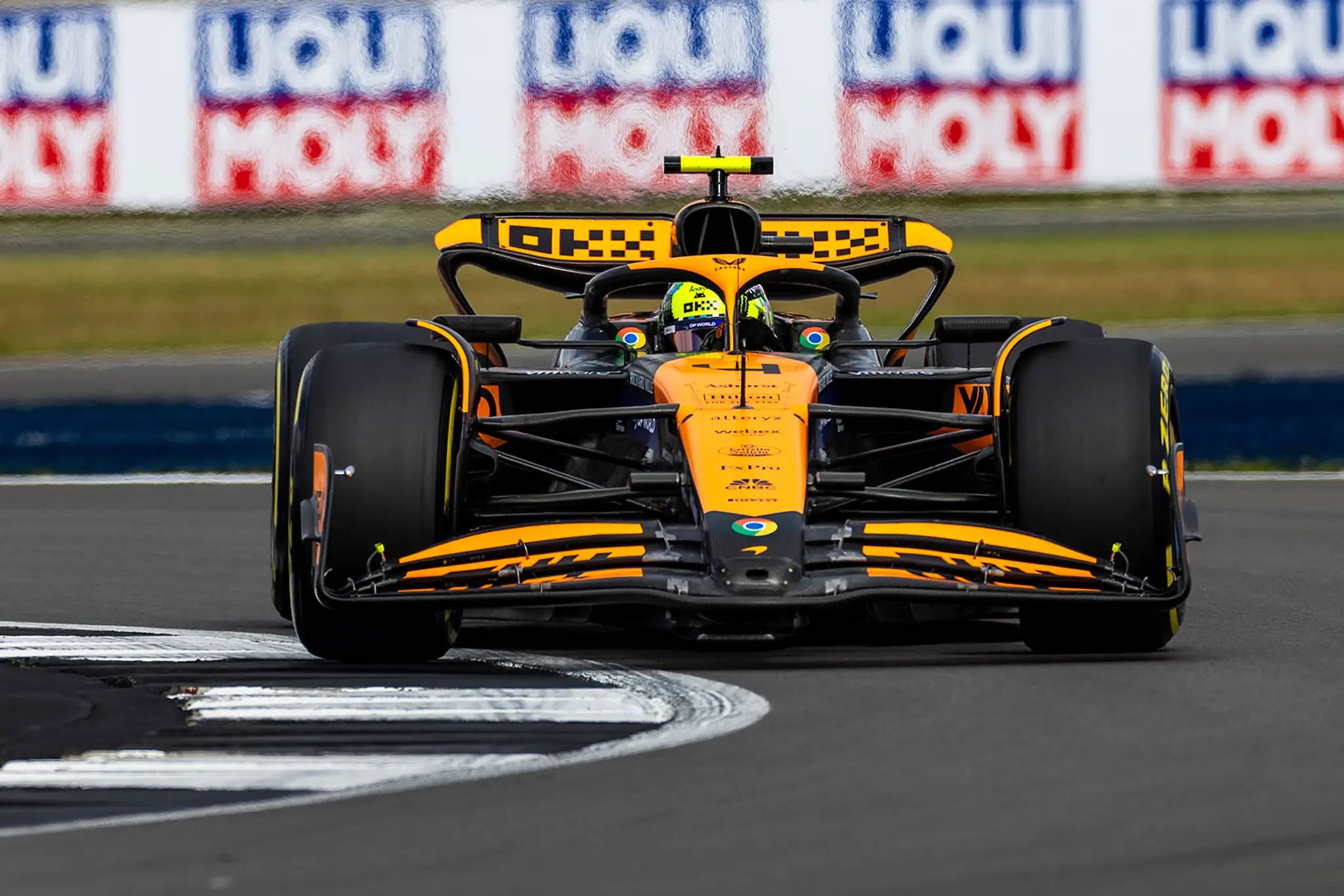 Britský pretekár McLarenu Lando Norris.