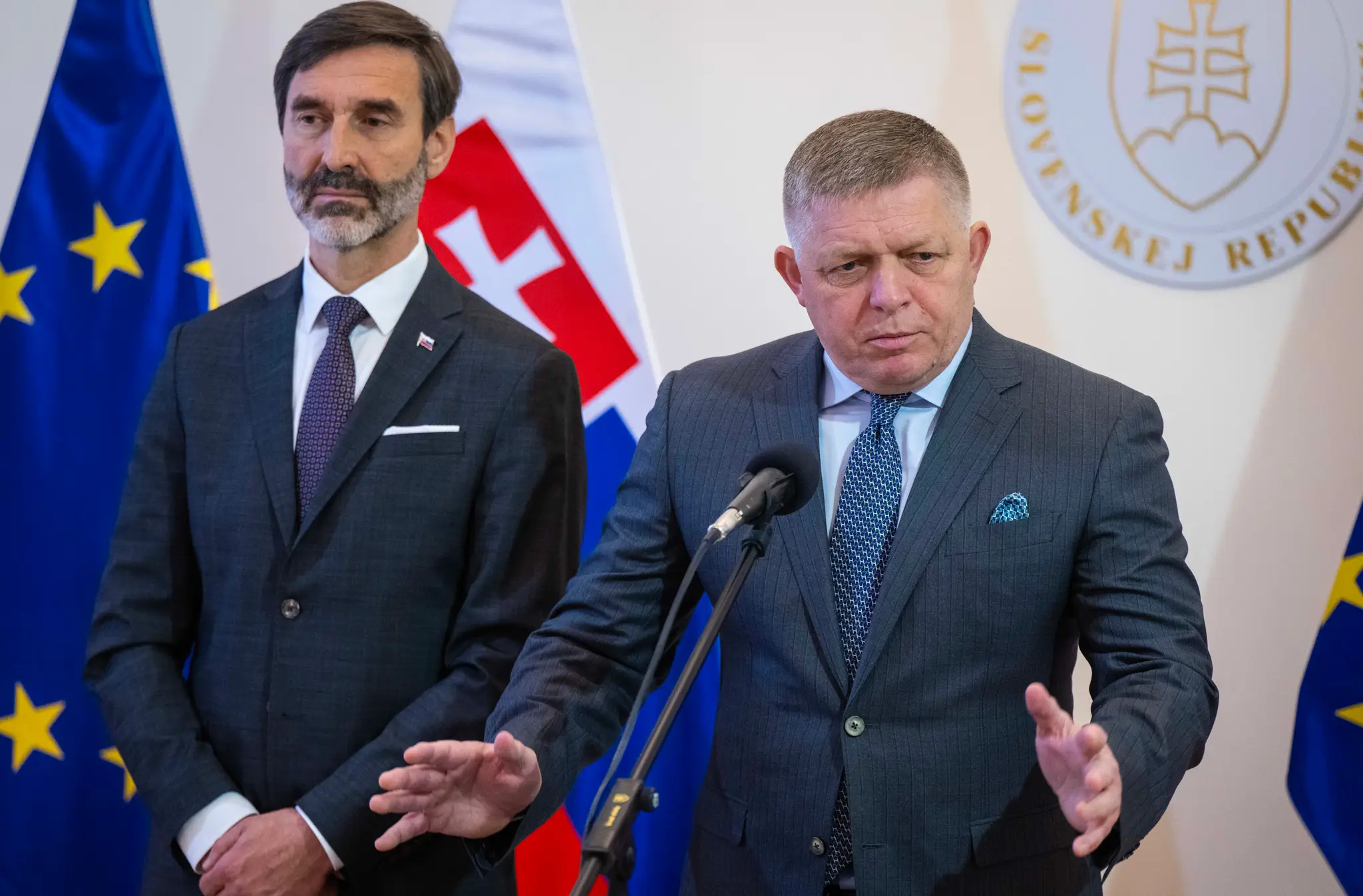 Tlačová konferencia predsedu vlády SR Roberta Fica a ministra zahraničných vecí a európskych záležitostí SR Juraja Blanára.