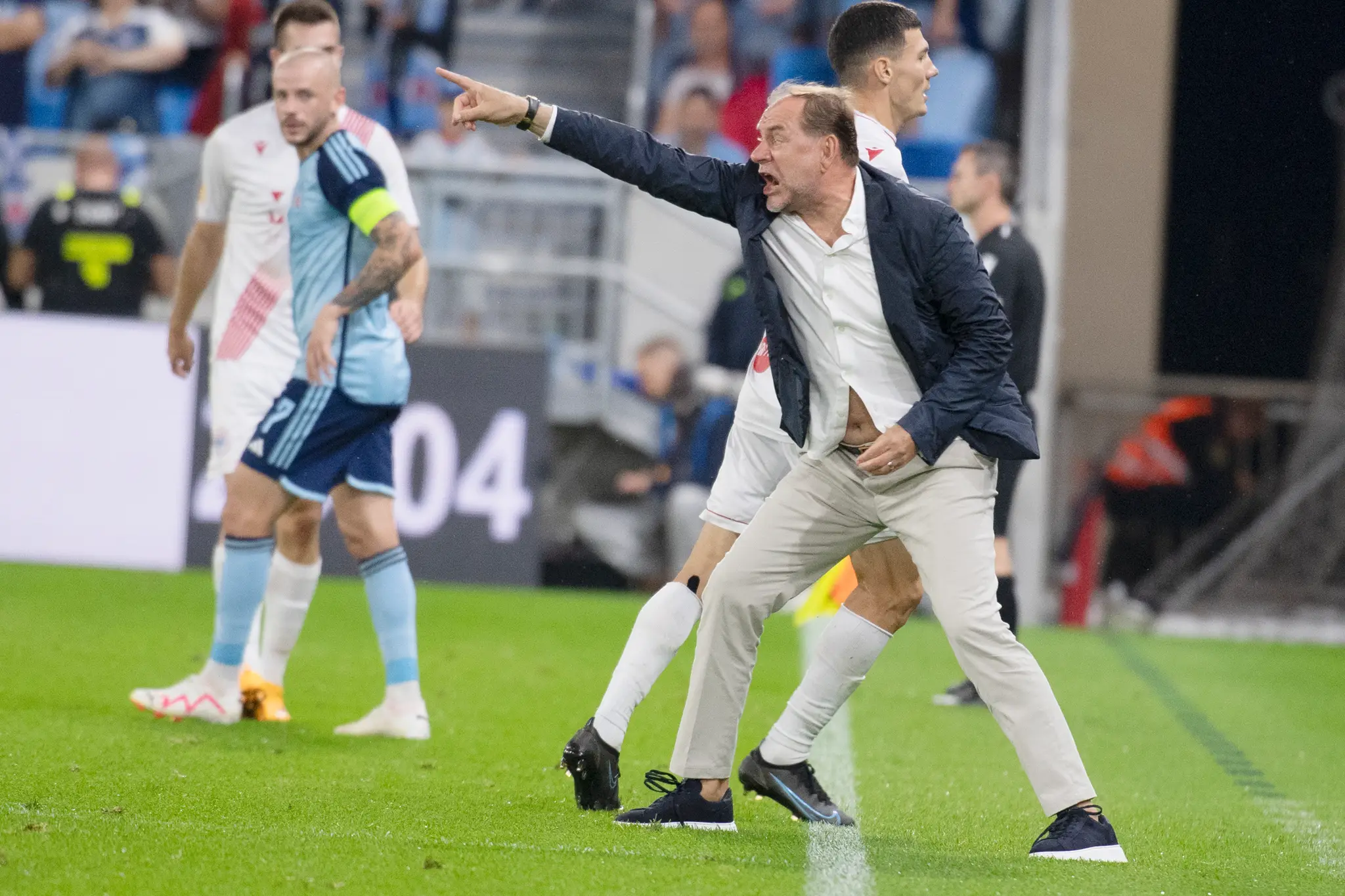 Na snímke tréner ŠK Slovan Vladimír Weiss st.