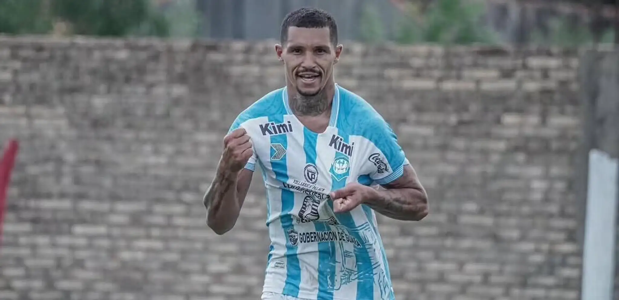 Jonathan Guerreiro.