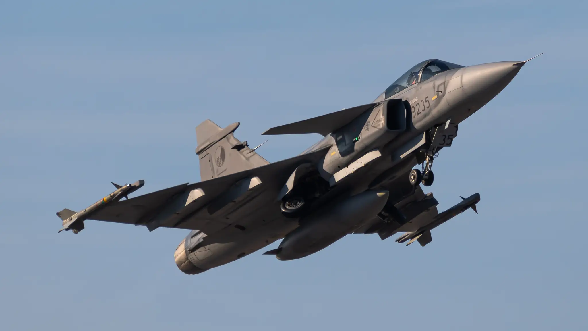 Stíhačka českej armády Saab Jas 39C Gripen.