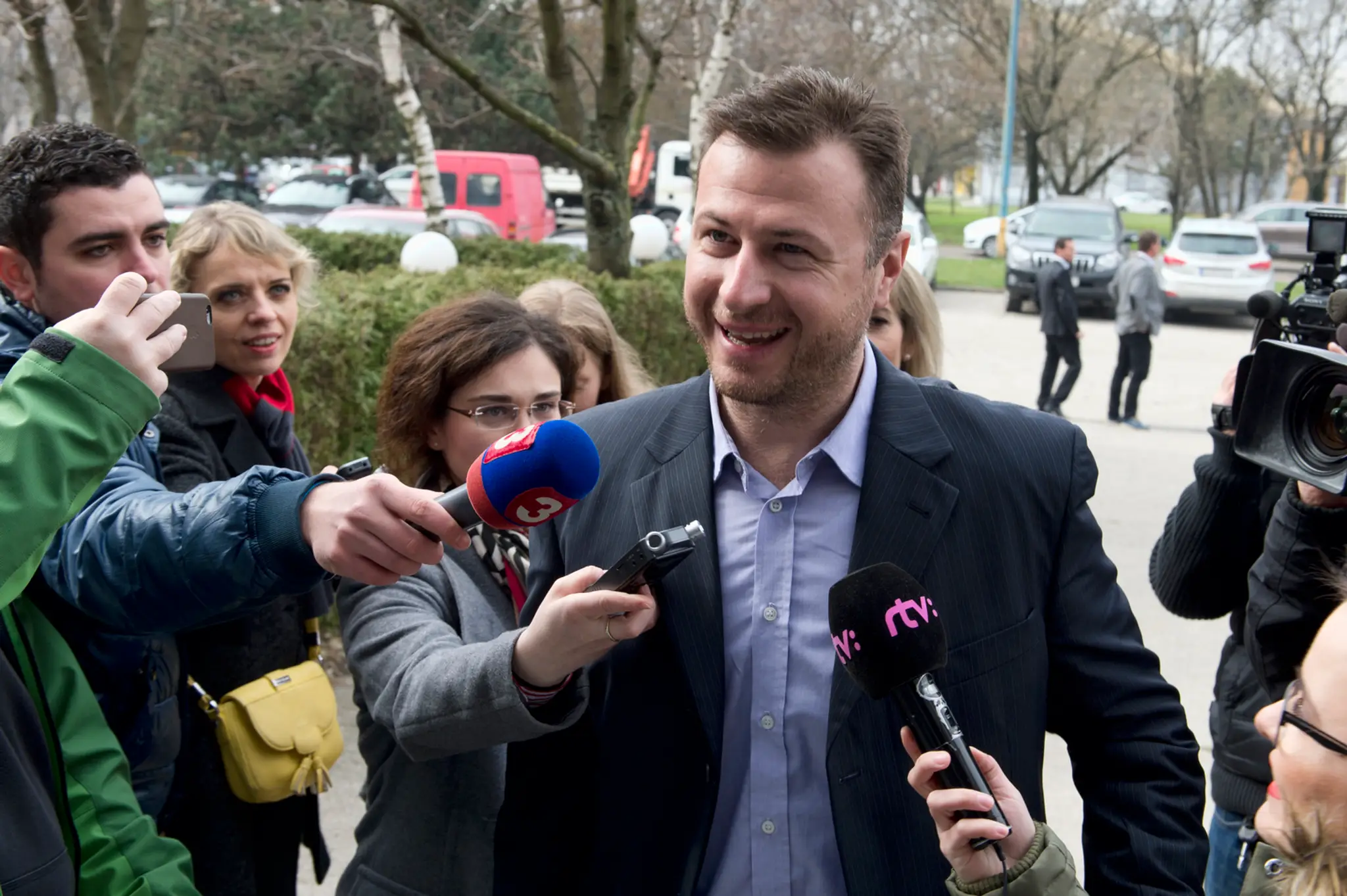 Člen predsedníctva strany Most-Híd Gábor Gál prichádza na zasadnutie republikovej rady.