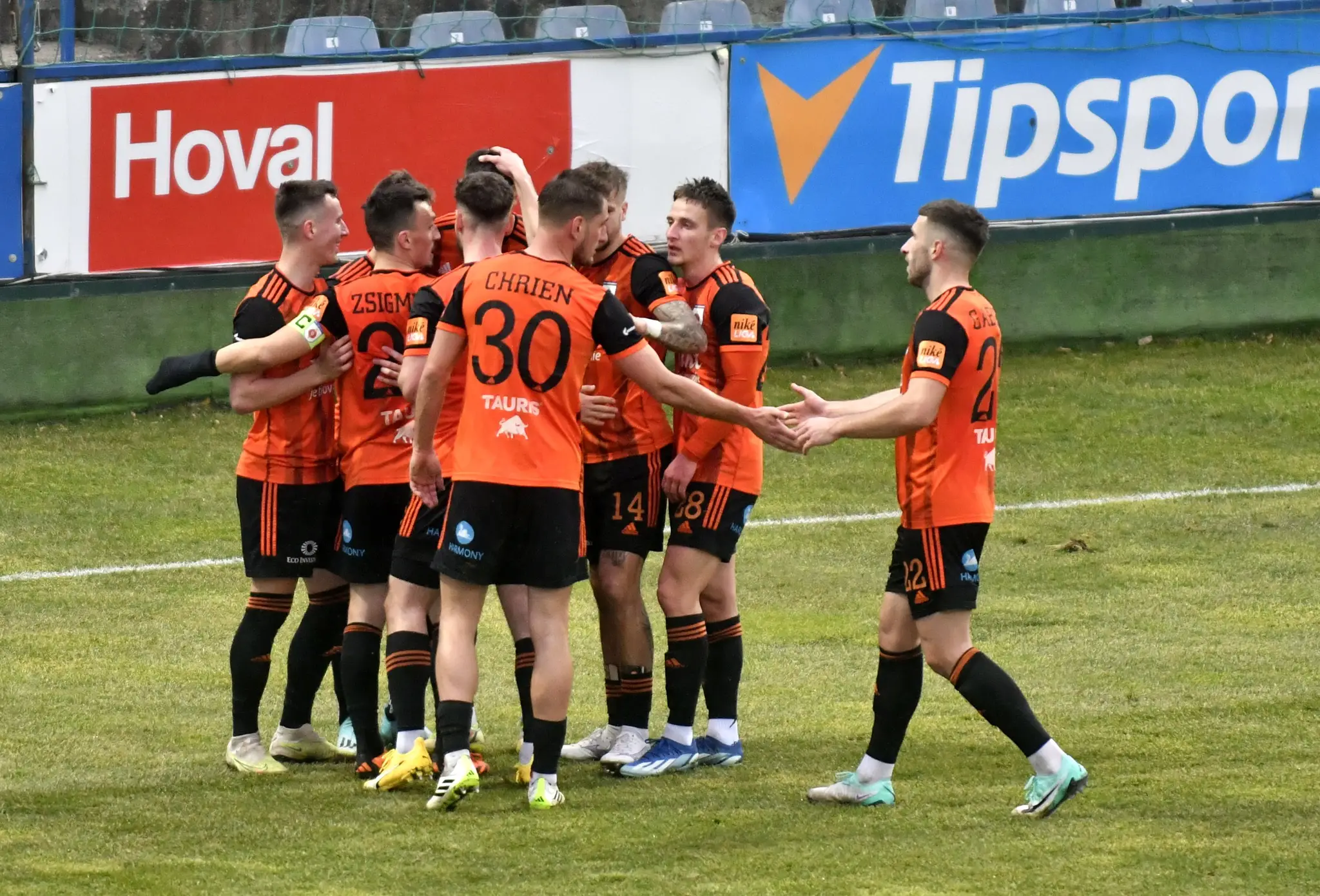 Na snímke gólová radosť futbalistov MFK Ružomberok.