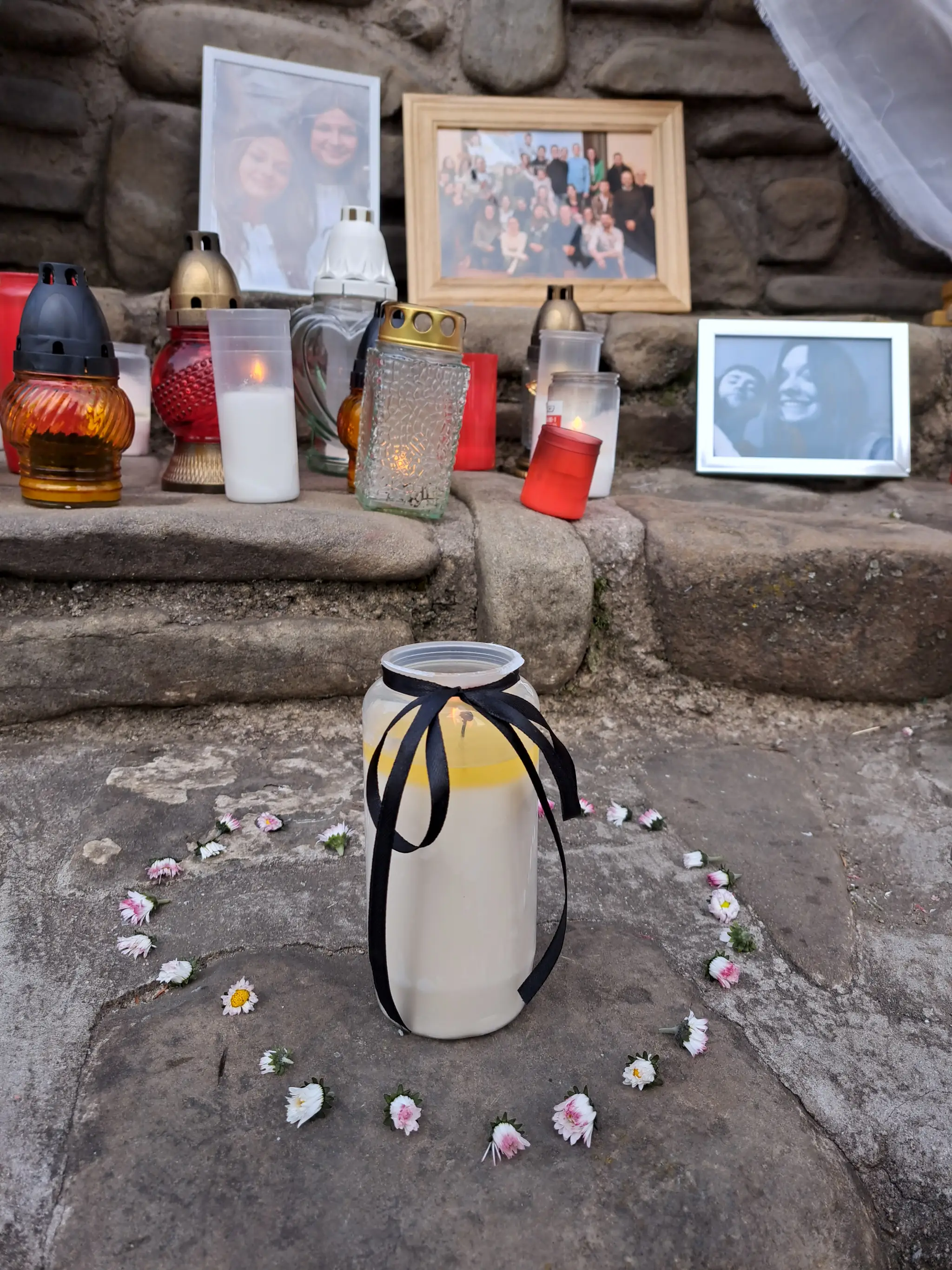 Posledná rozlúčka s Luciou, Sofiou a Katarínou v Chráme Matky ustavičnej pomoci v Starej Ľubovni.