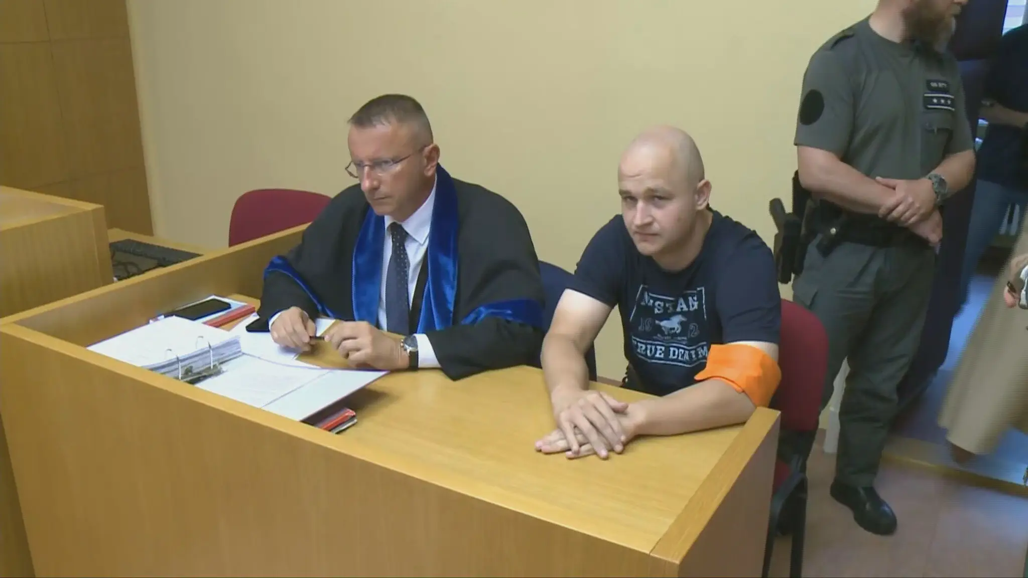 Mladík čelí obvineniu z úkladnej vraždy v štádiu pokusu