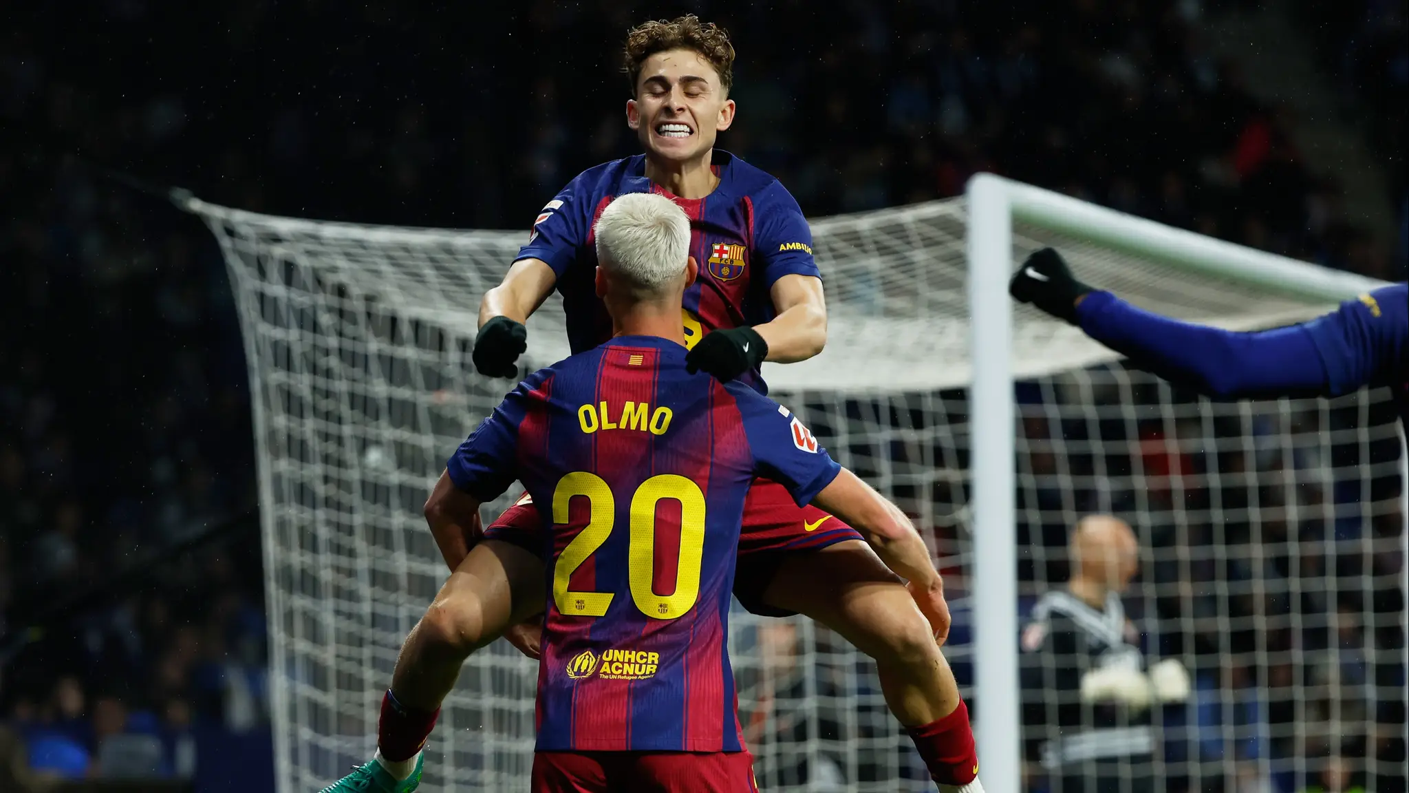 Gólová radosť futbalistov FC Barcelona. (cropped)