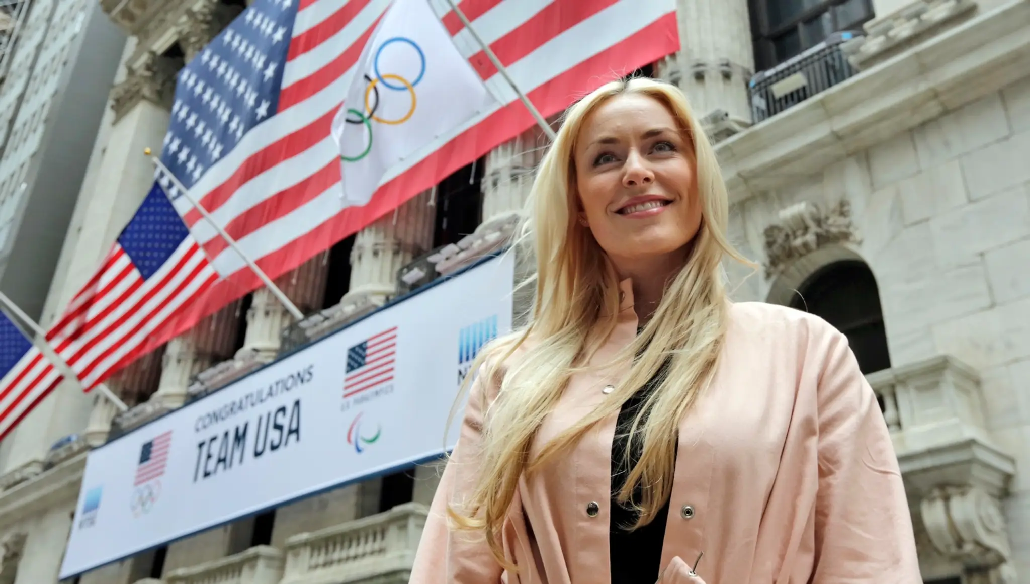 Americká lyžiarka Lindesy Vonnová pčas návštevy newyorskej burzy.