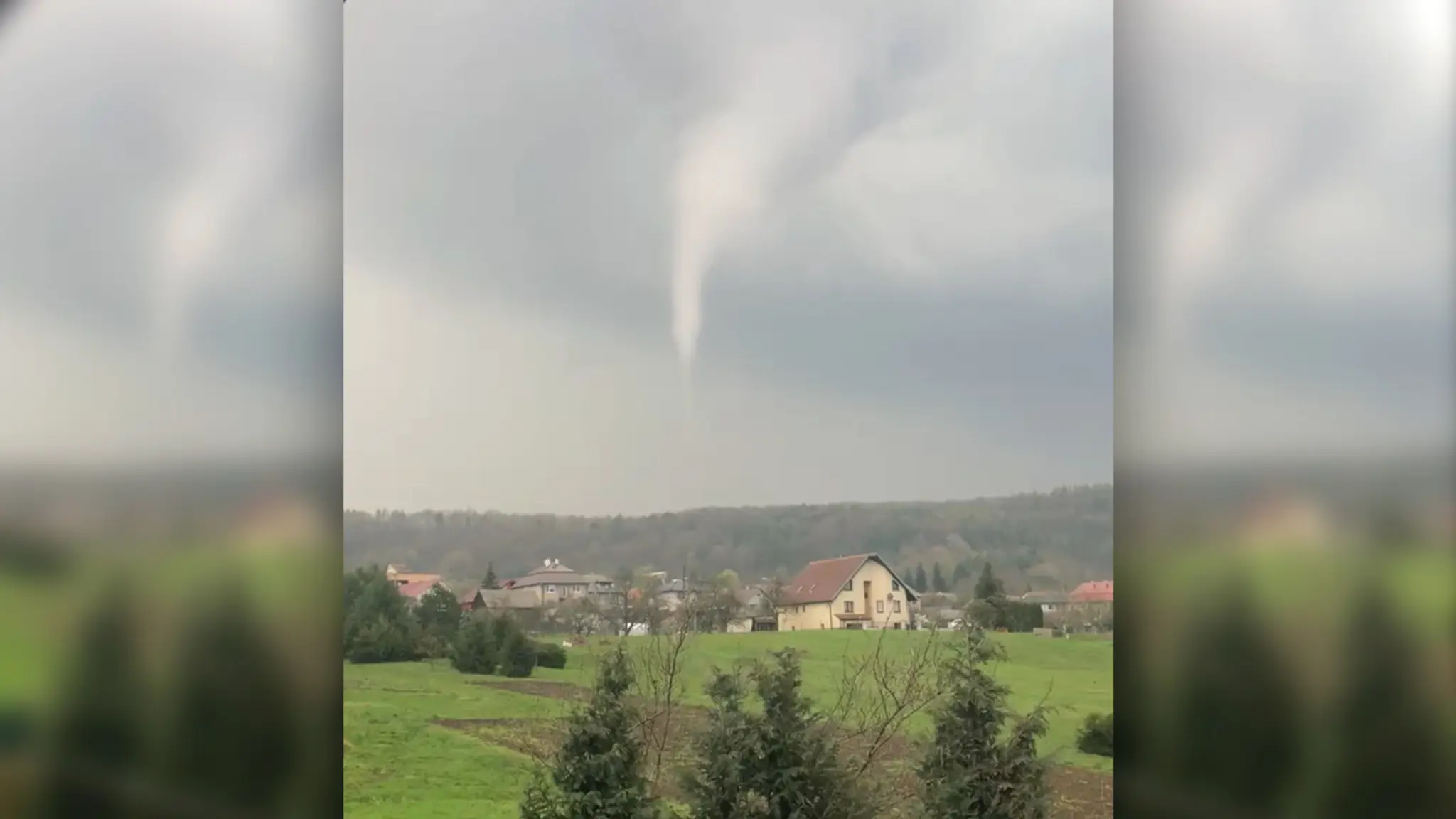 Tornádo na Slovensku.