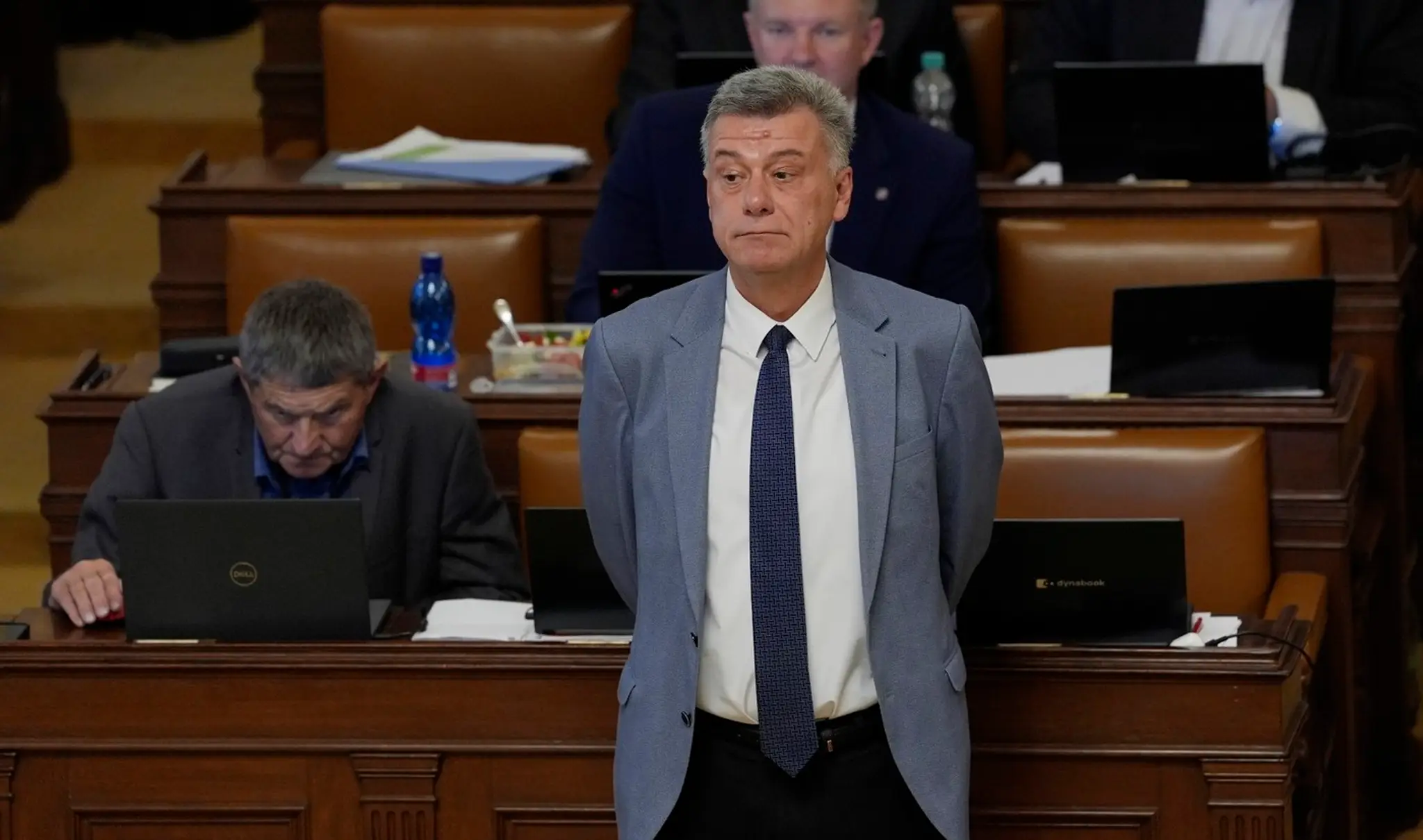 Mimoriadne zasadnutie zvolané s cieľom vysvetliť kauzu ministra spravodlivosti Pavla Blažka týkajúcu sa prijímania bitcoinov.