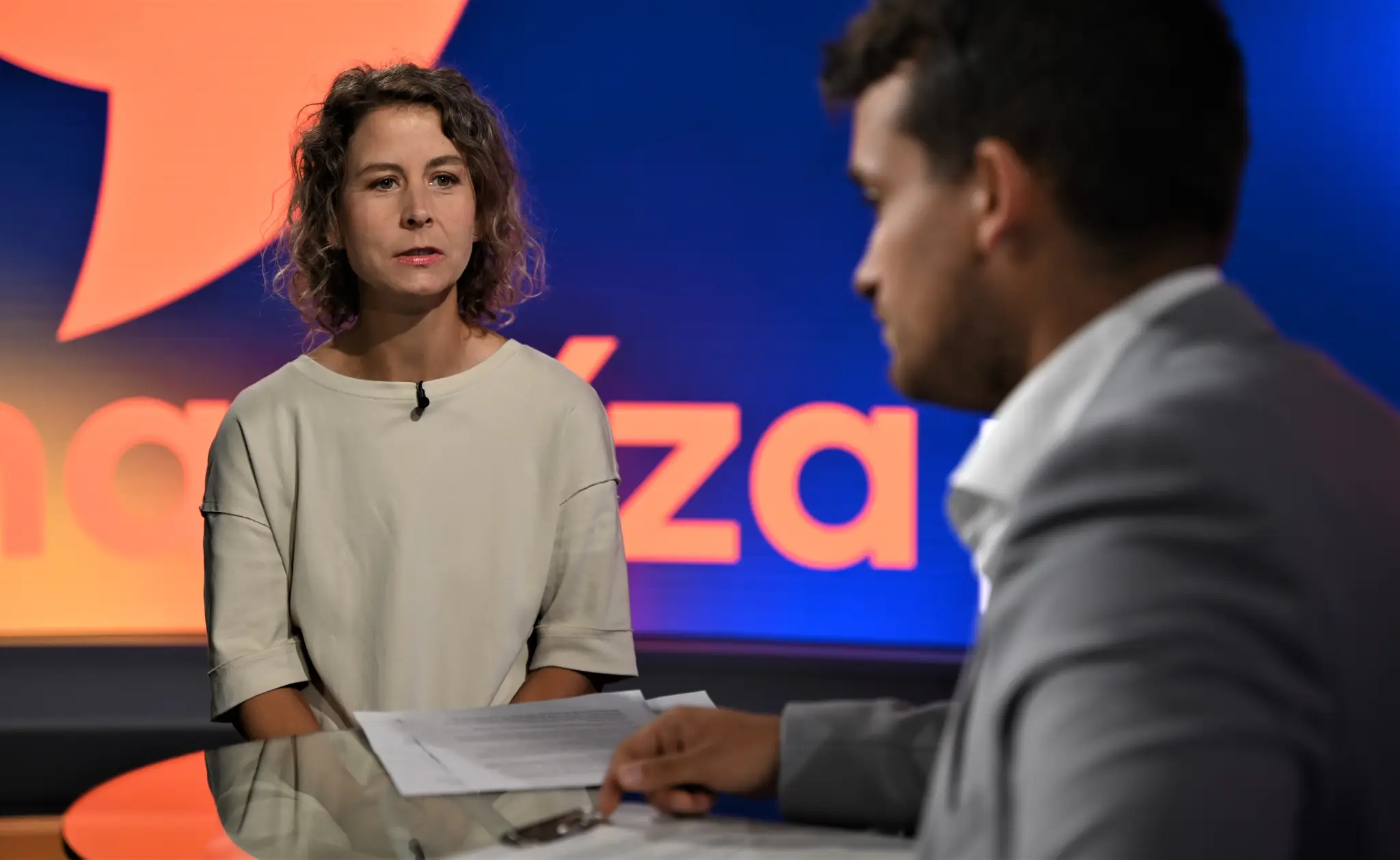 Veronika Prušová v relácii Cirkus Politikus s Adelom Ghannamom.